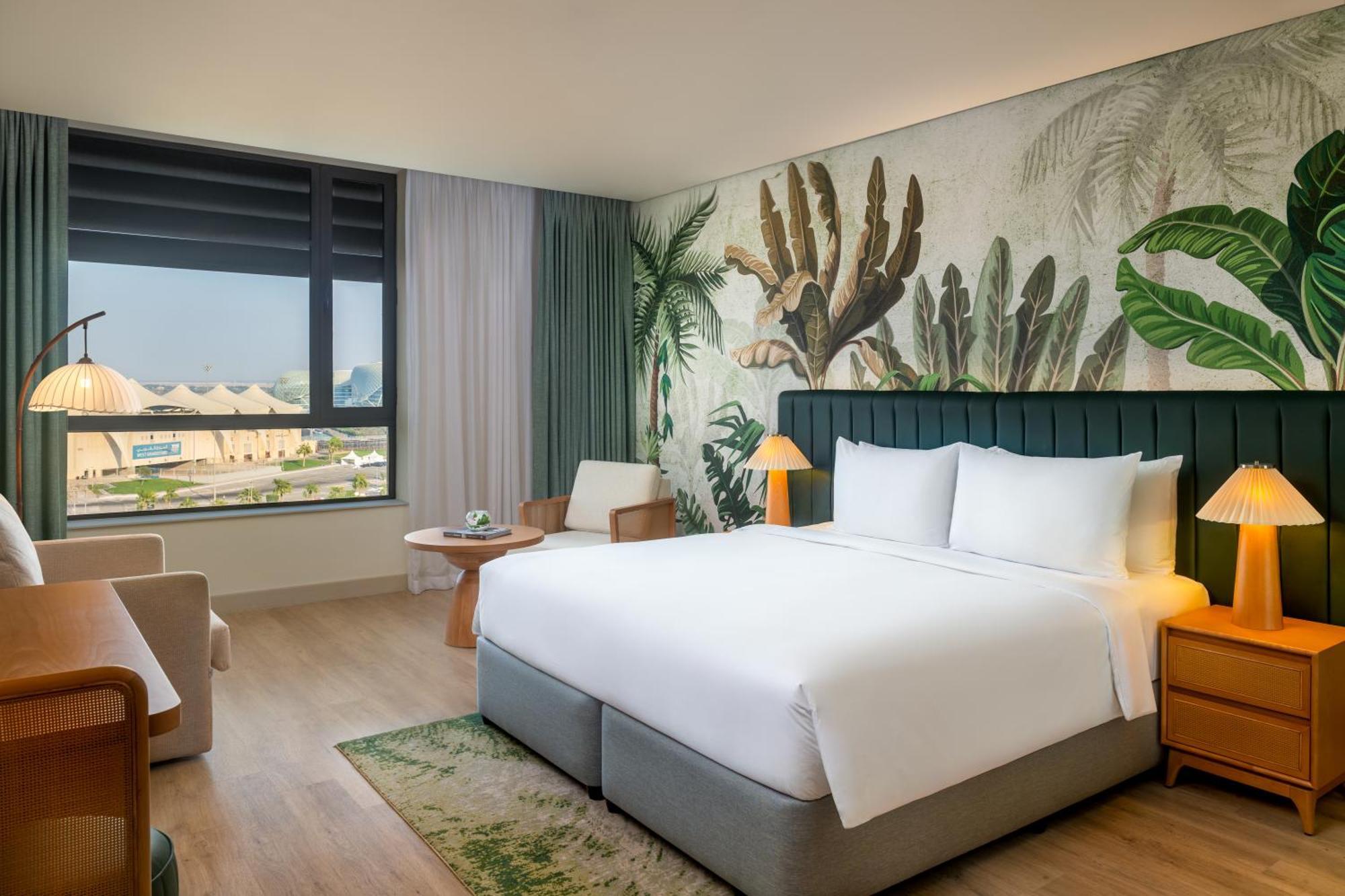 Deluxe King Room Plaza View Theme Park Access or Accessible