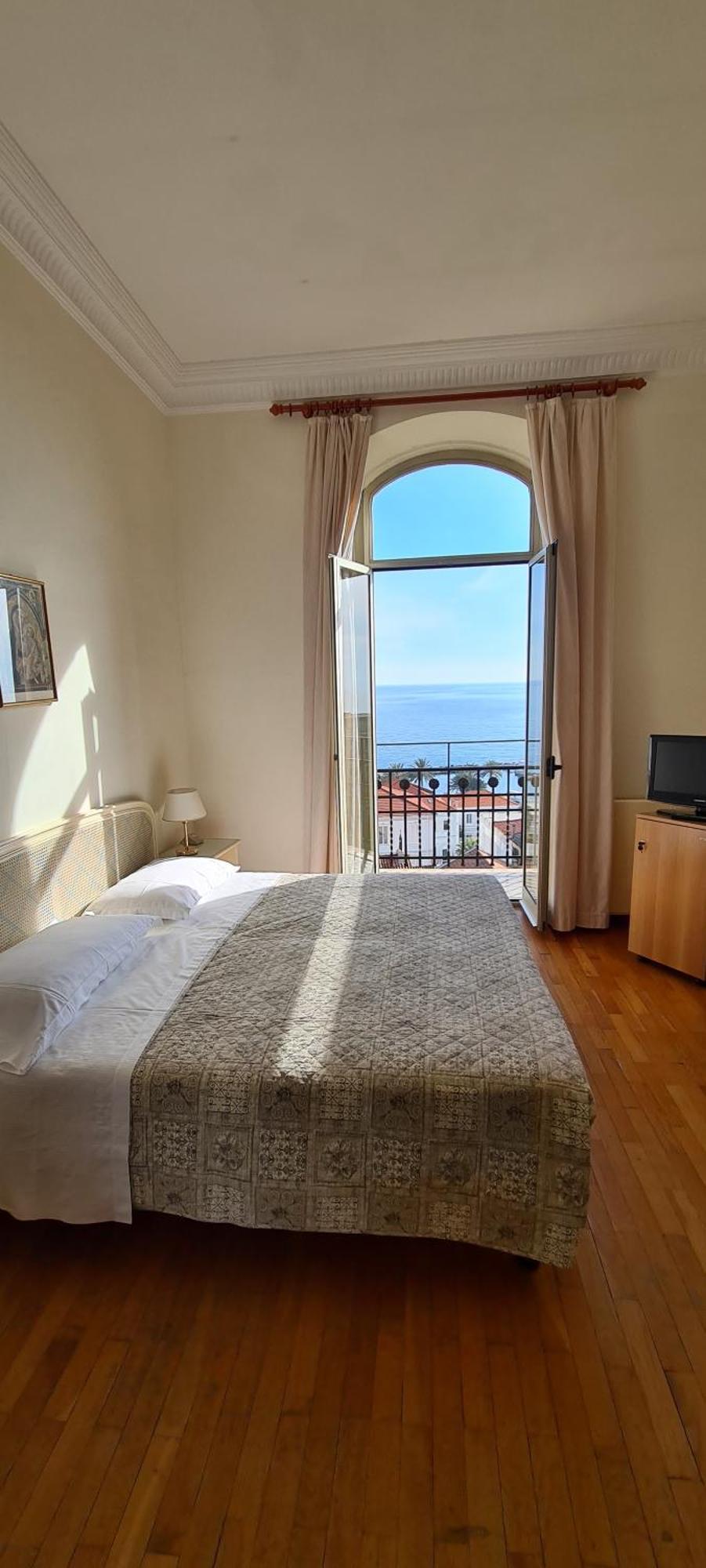 Camera Superior Matrimoniale/Doppia con Letti Singoli con Vista Mare
