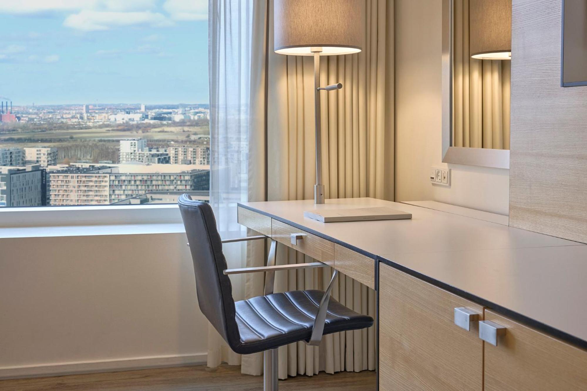 Standard Twin Room City View High Floor