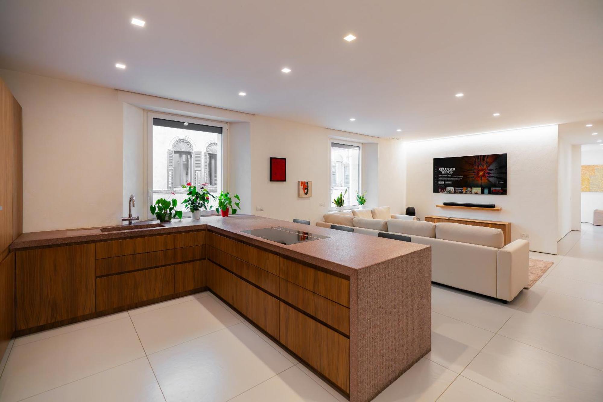 Four-Bedroom Luxury Apartment