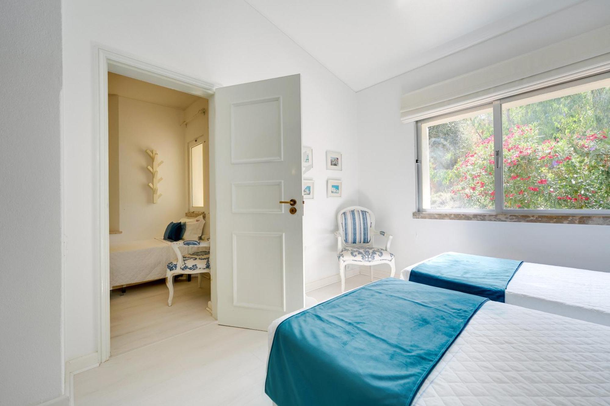 Sunrise Beach Villa 6 Bedrooms