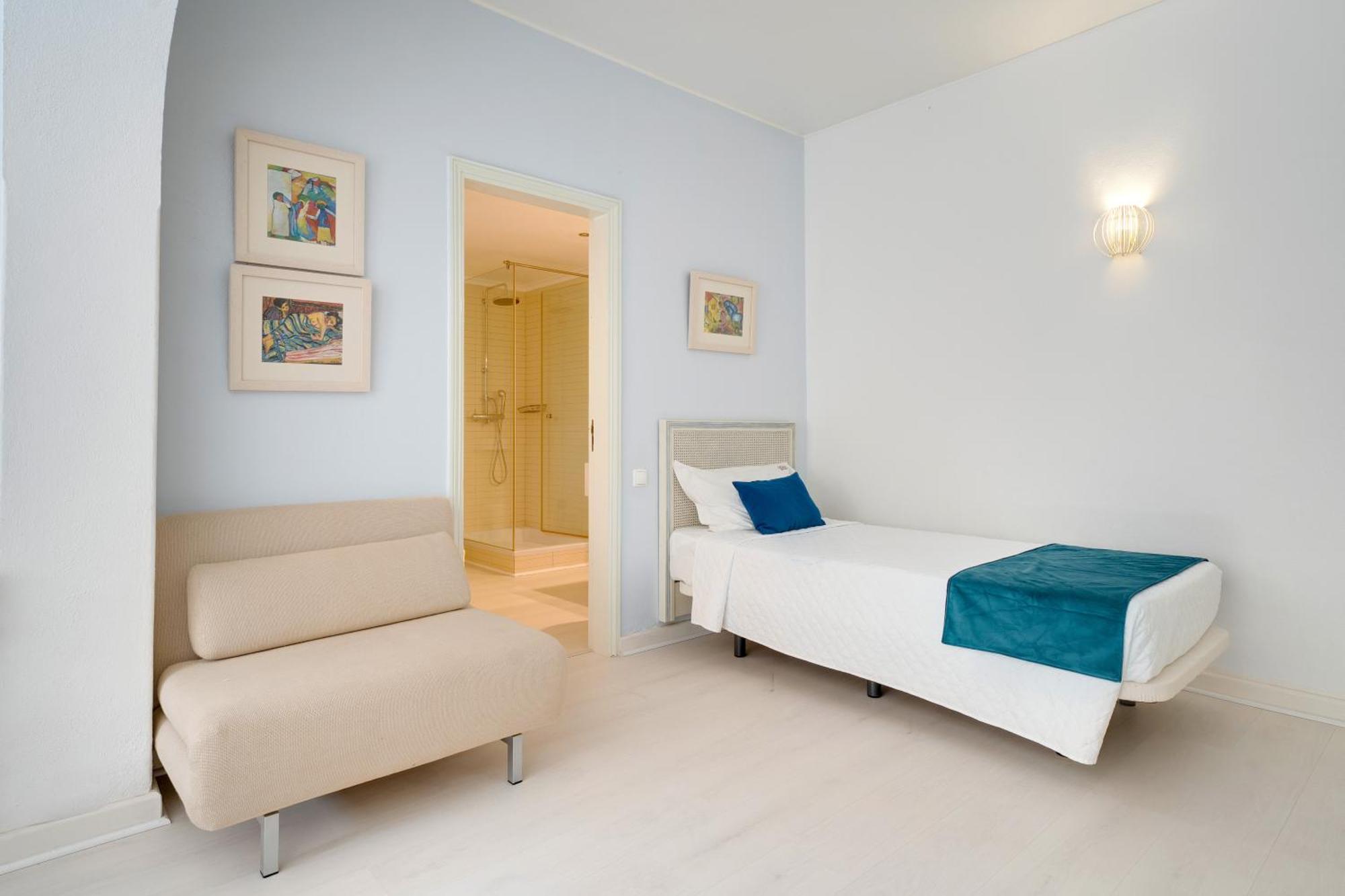 Sunrise Beach Villa 6 Bedrooms