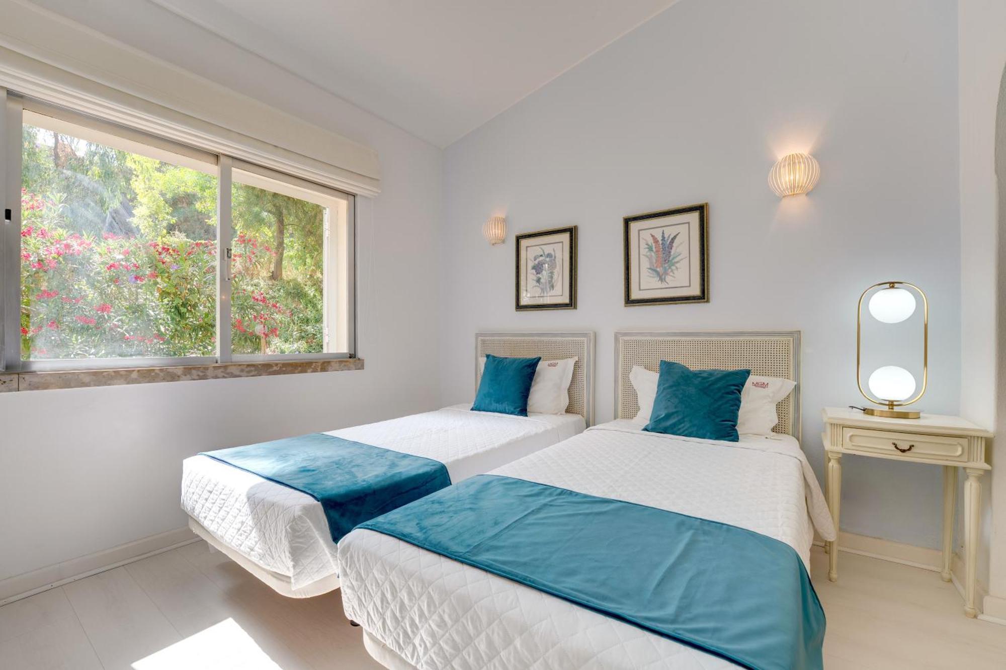 Sunrise Beach Villa 6 Bedrooms