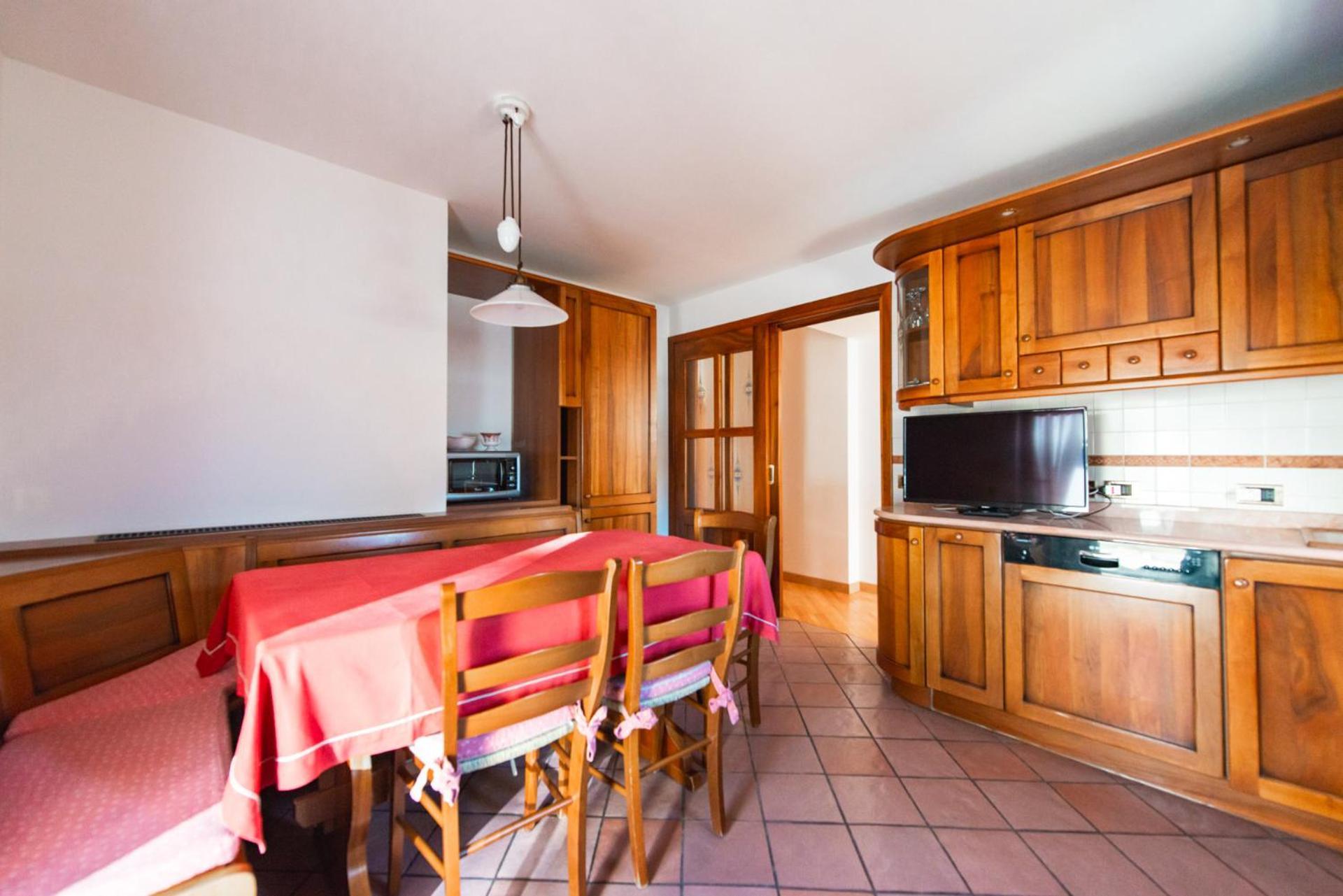 Appartamento con 2 Camere da Letto e con Vista Montagna