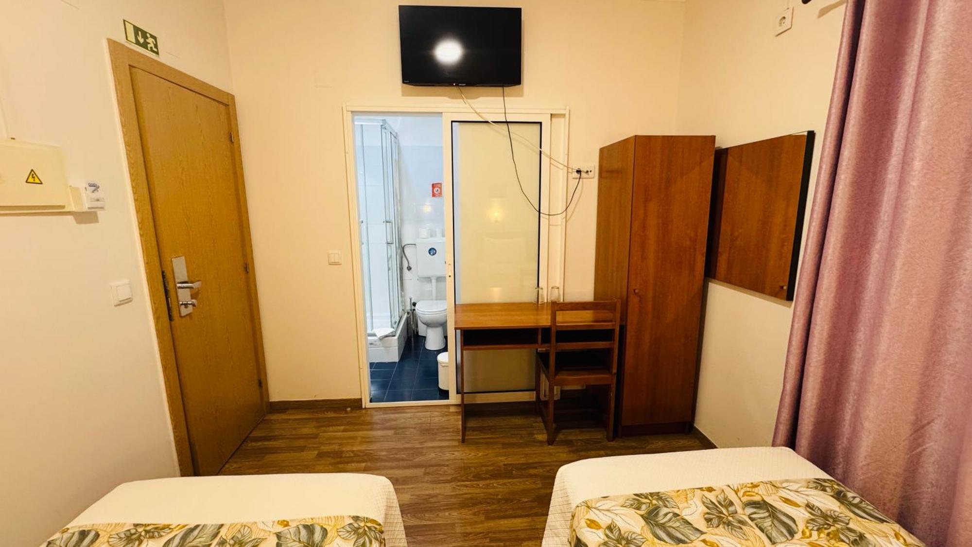Twin Room Bathroom