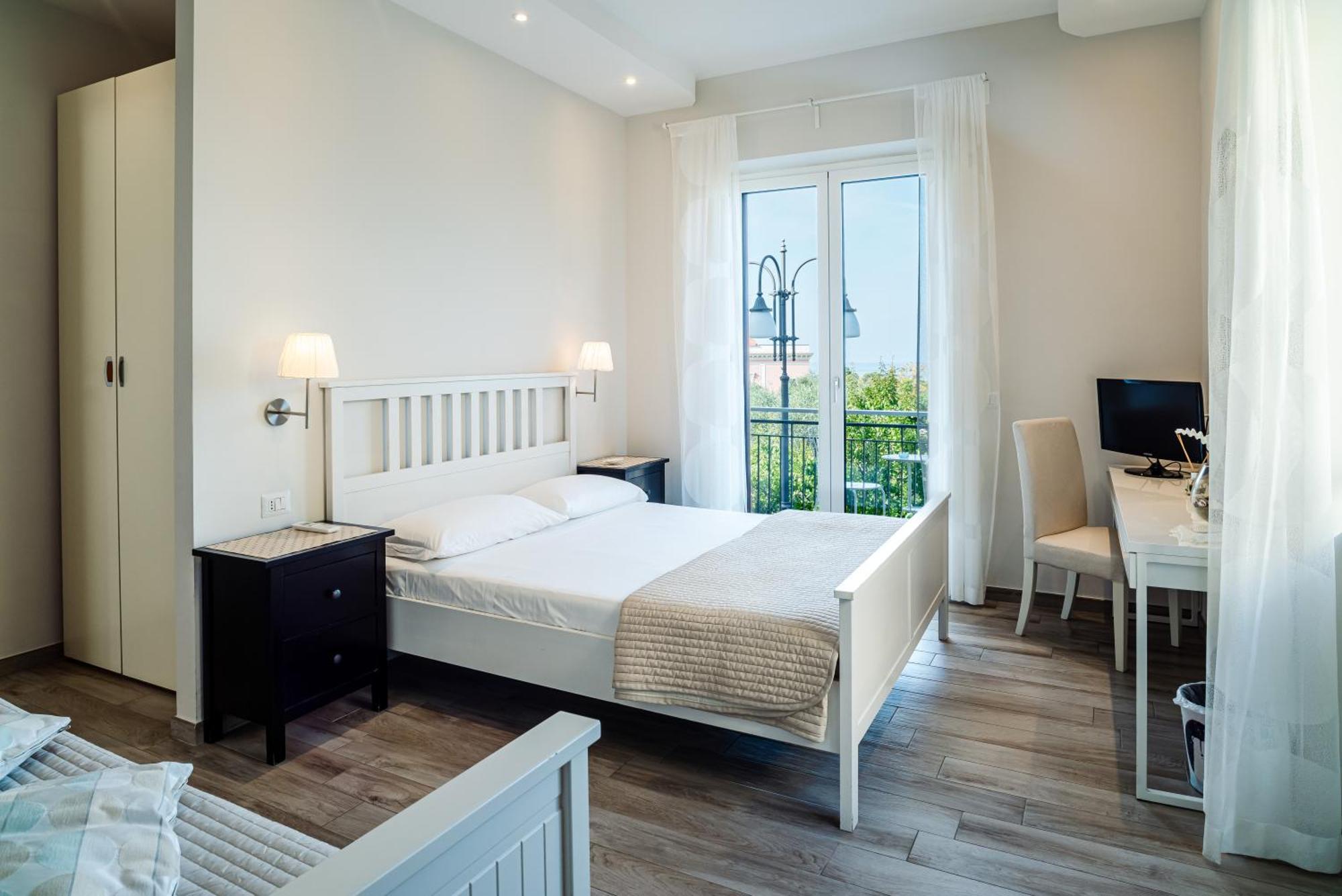 Superior Triple Room Sea View