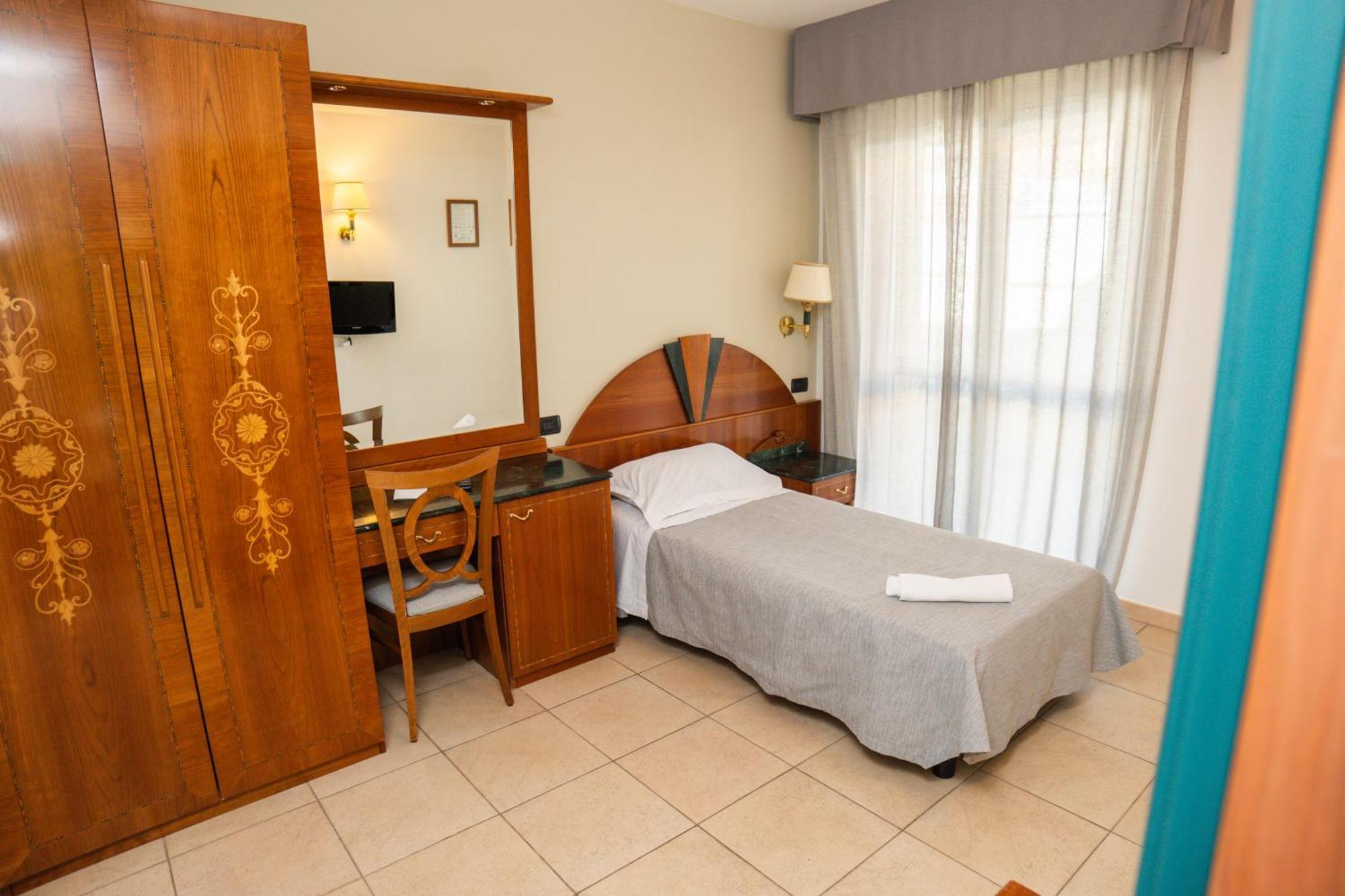 Economy Single Room balcony dependance