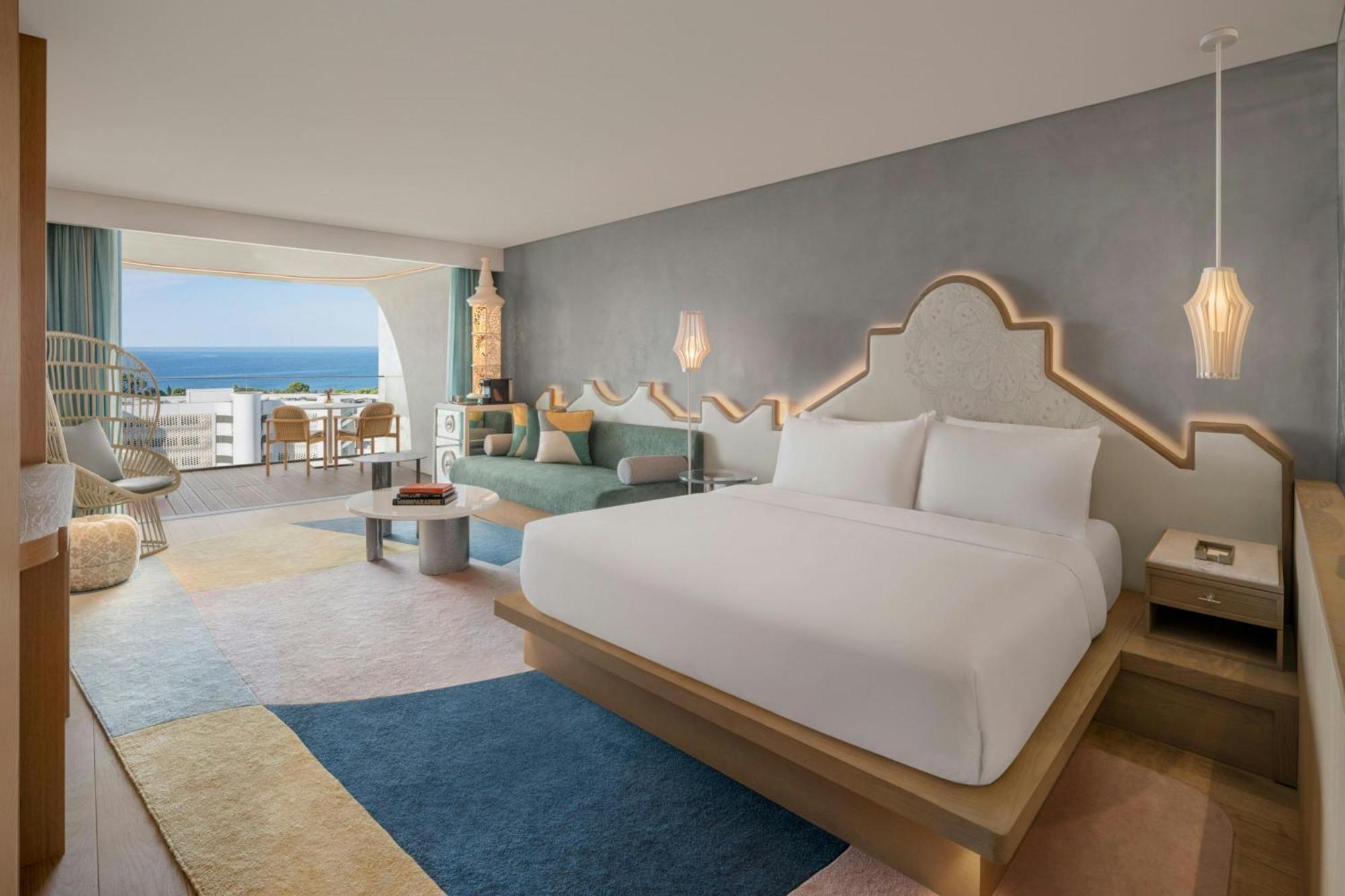 Premier Deluxe Large King Room Ocean View
