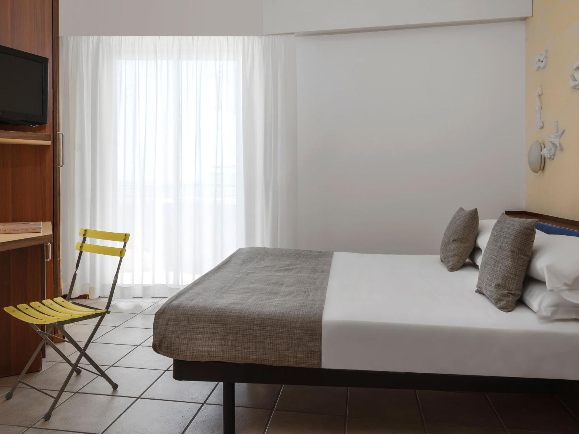 Superior Double or Twin Room Sea View