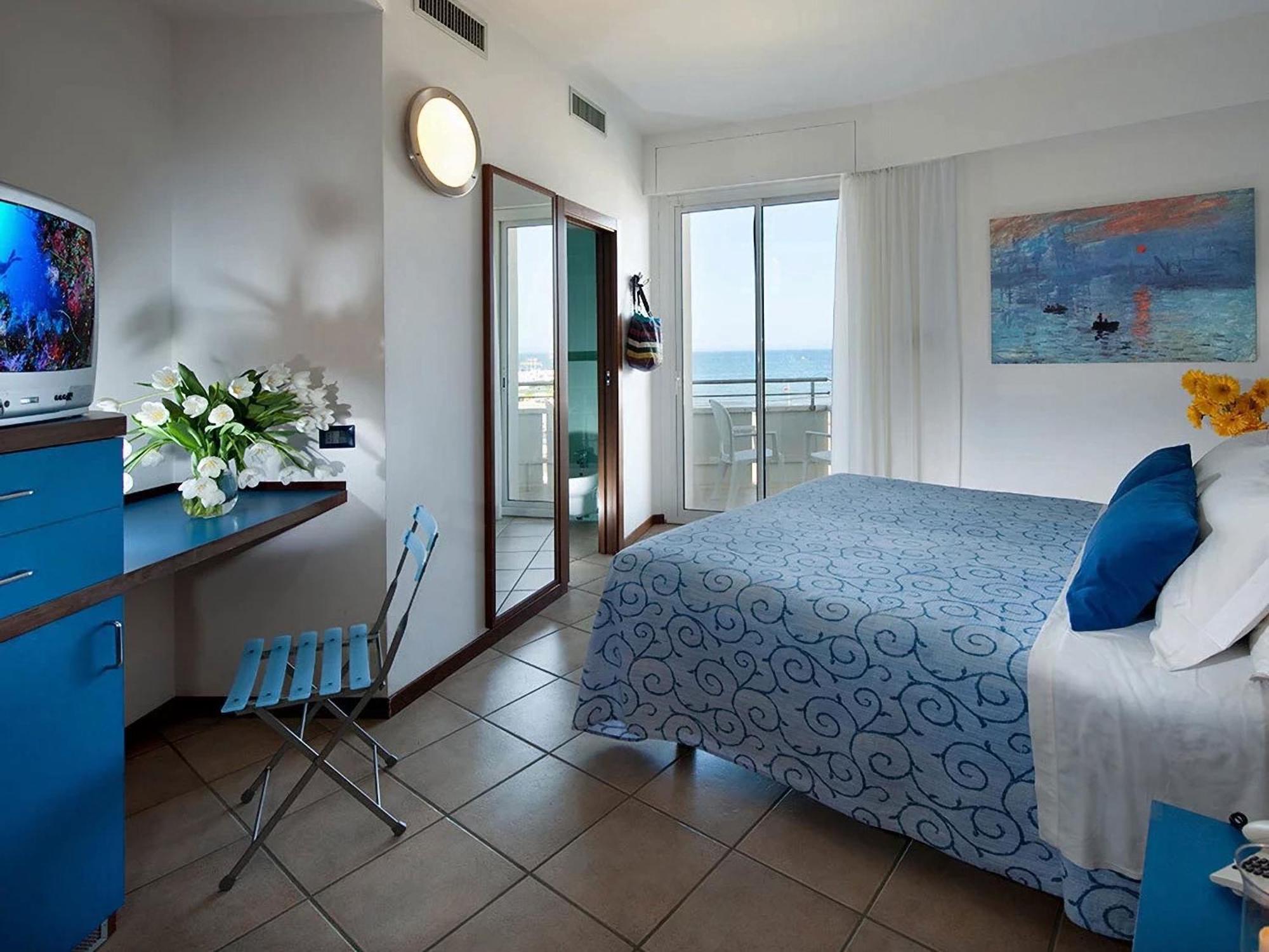 Superior Double or Twin Room Sea View
