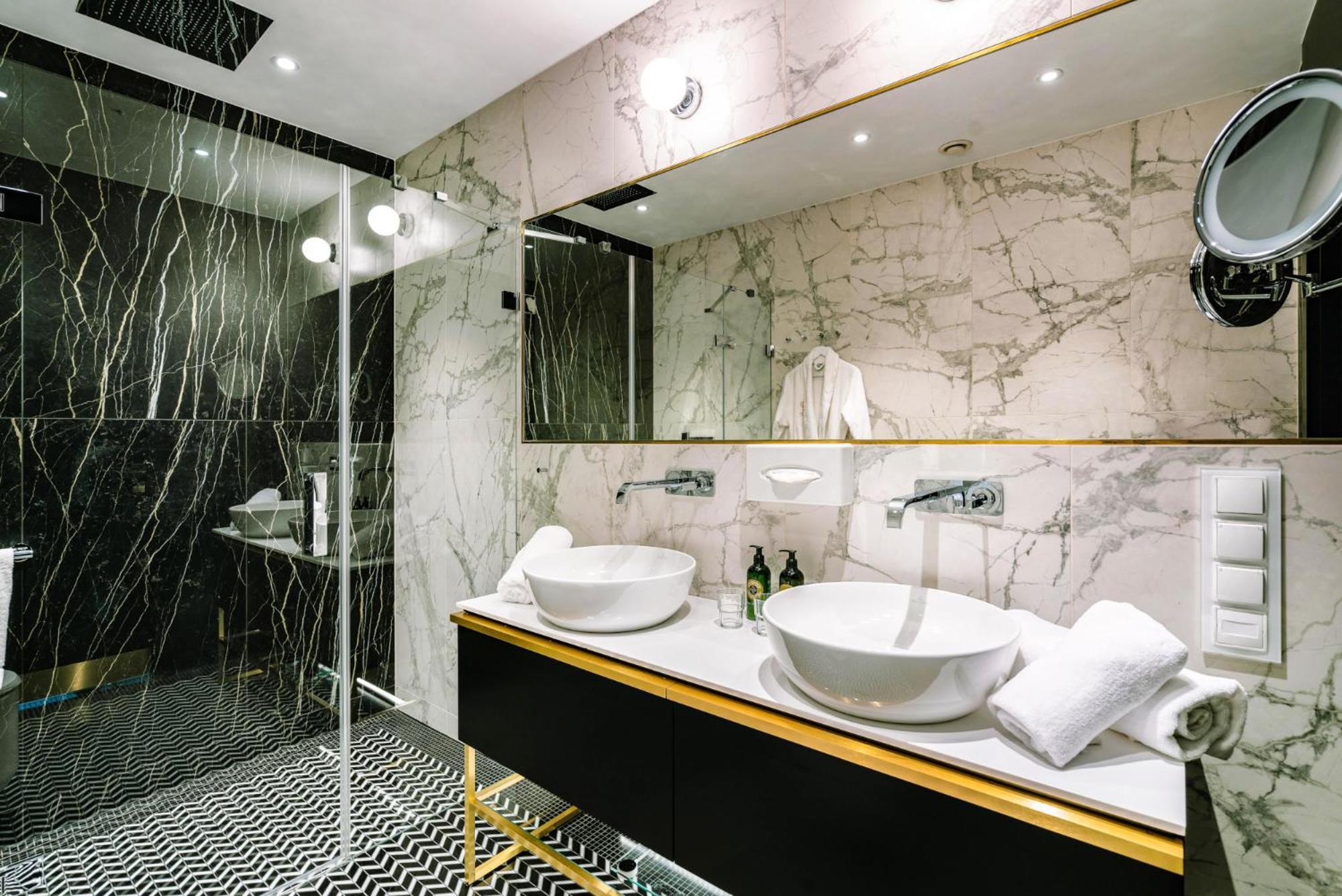 Grand Premier Room