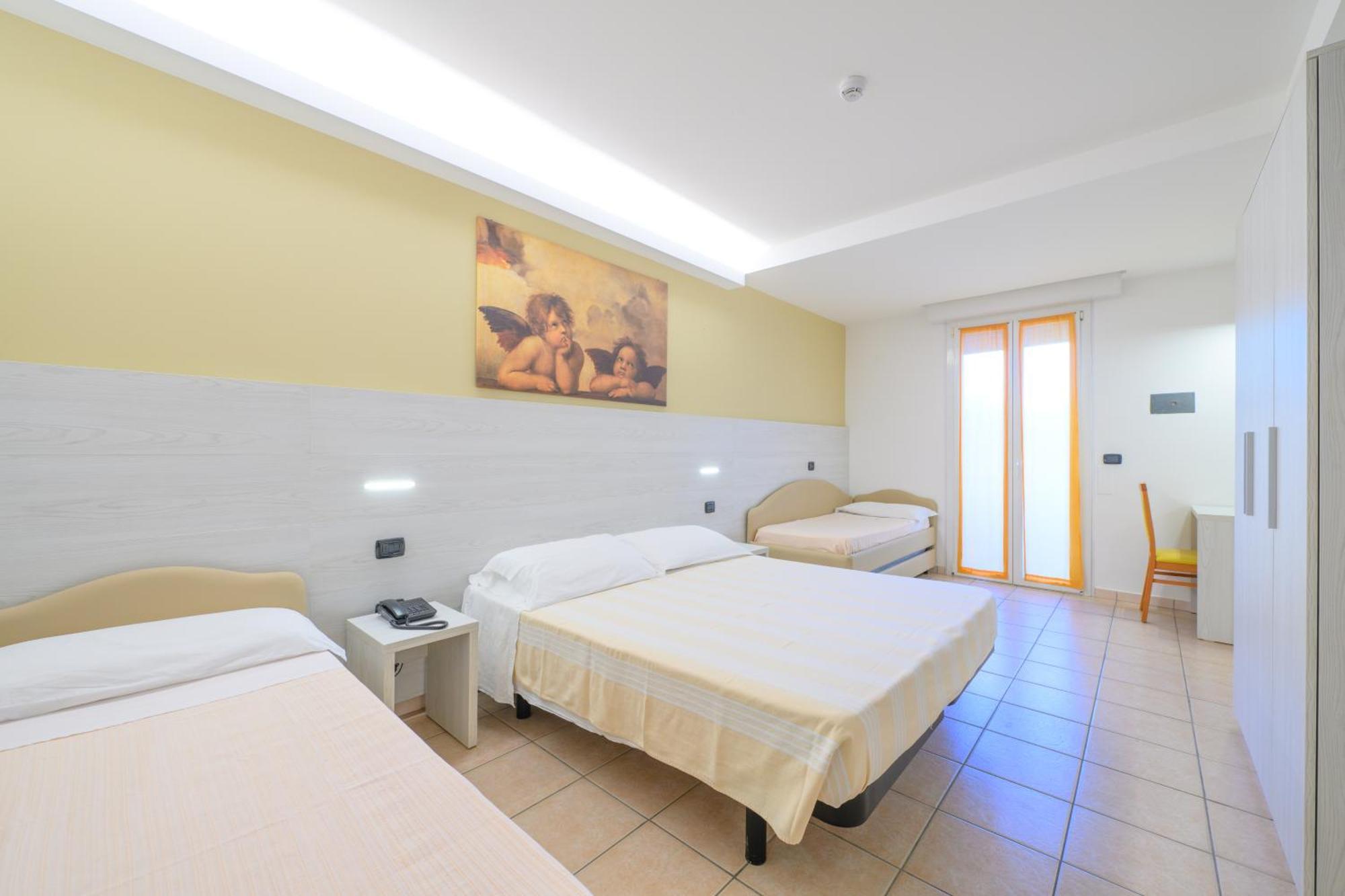Camera Familiare con Balcone