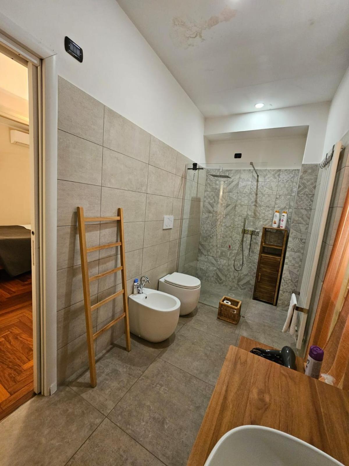Double Room Private Bathroom