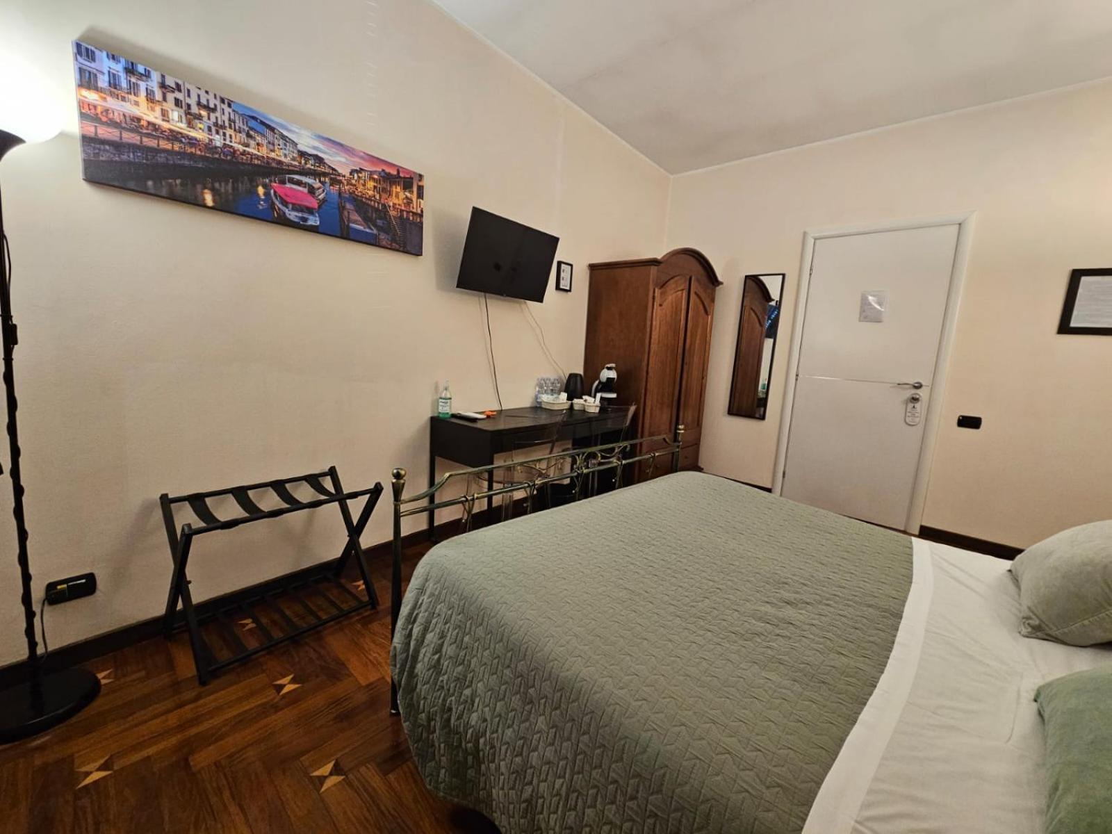 Double Room Private External Bathroom