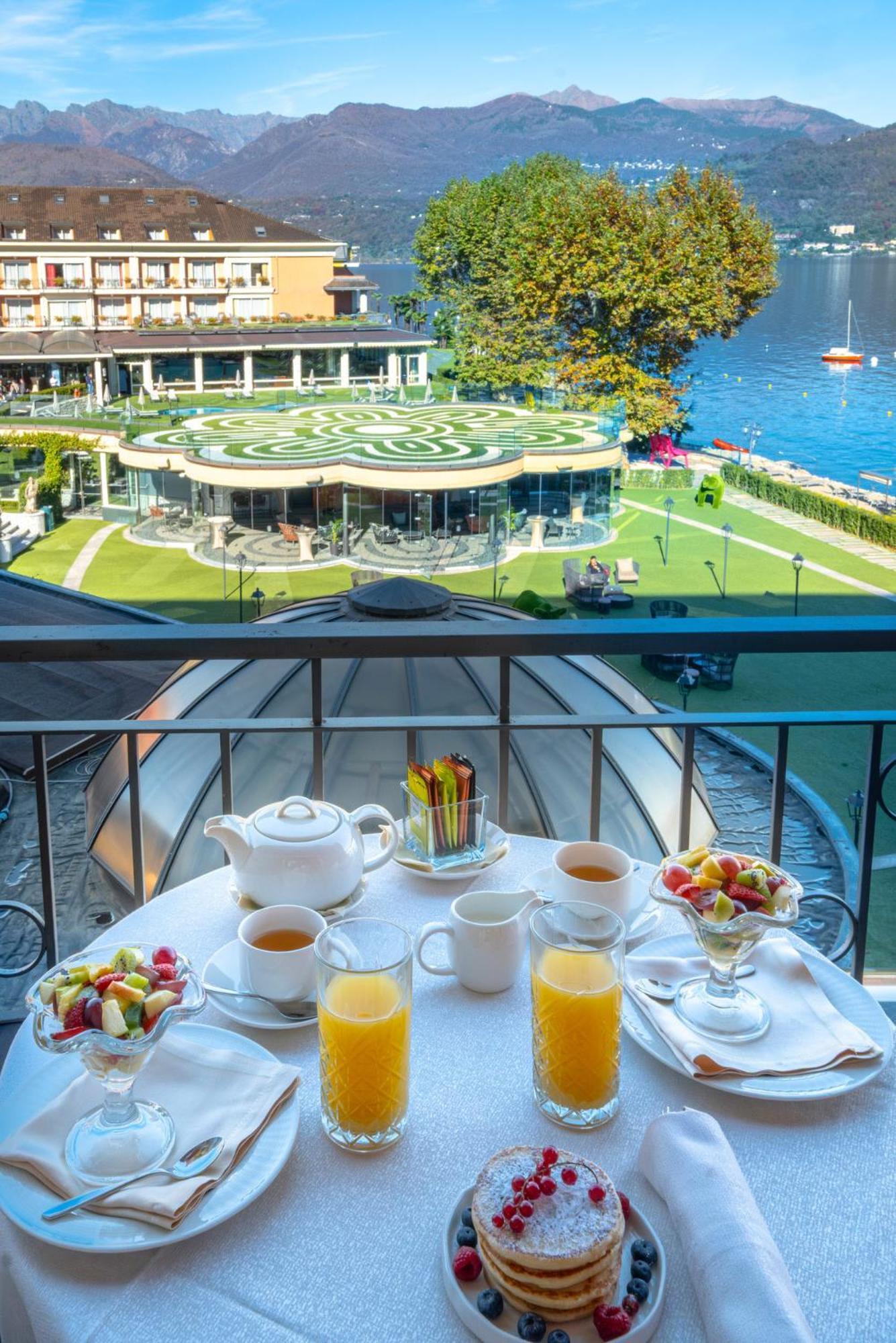 Family 3 classic with lake or side pool view
