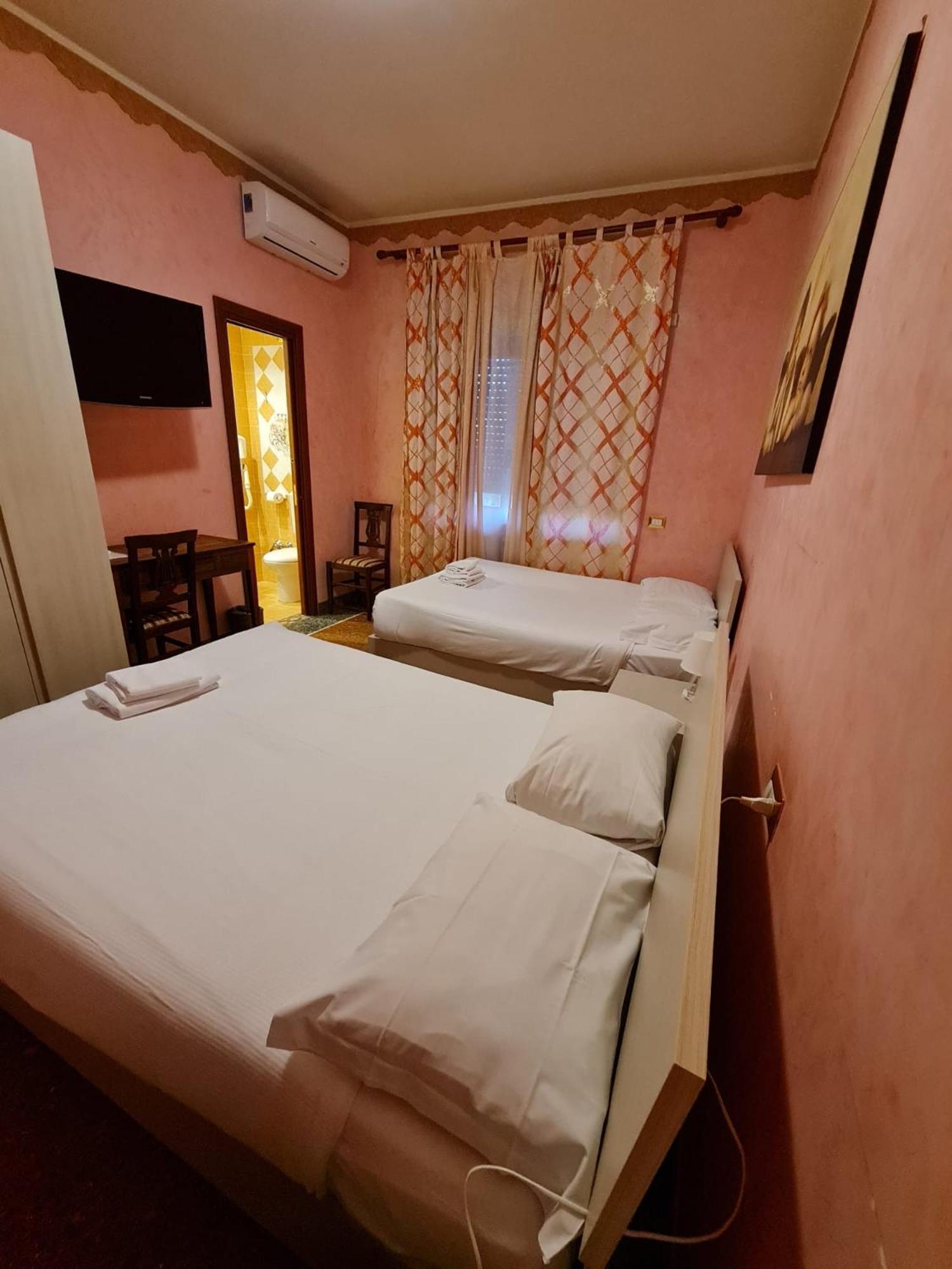 Triple Room,1746933477:JPEG