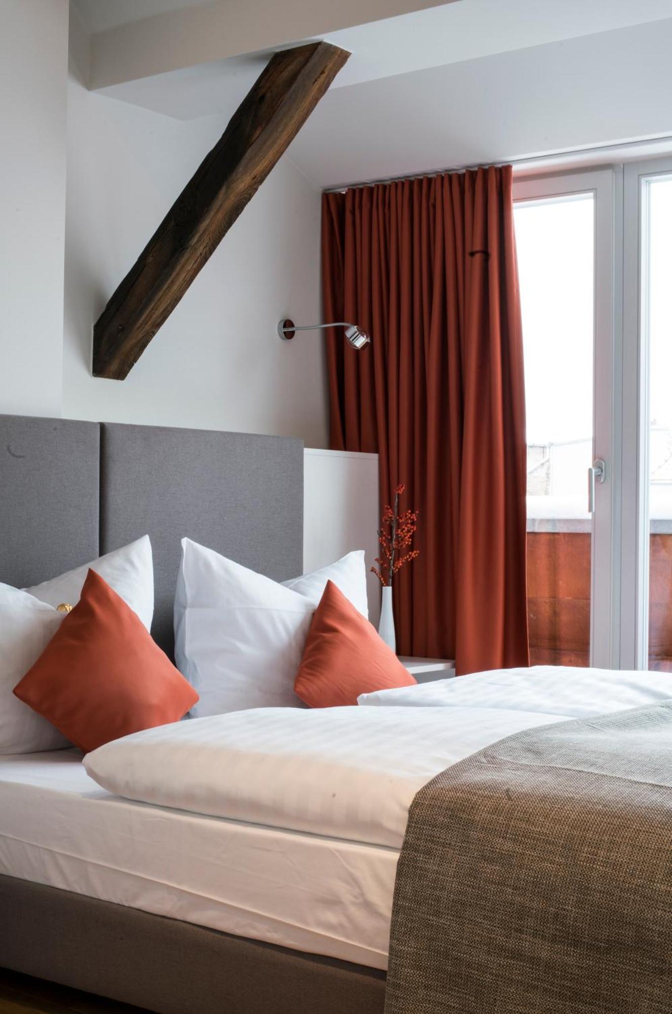 Grande Appartamento con 4 Camere da Letto