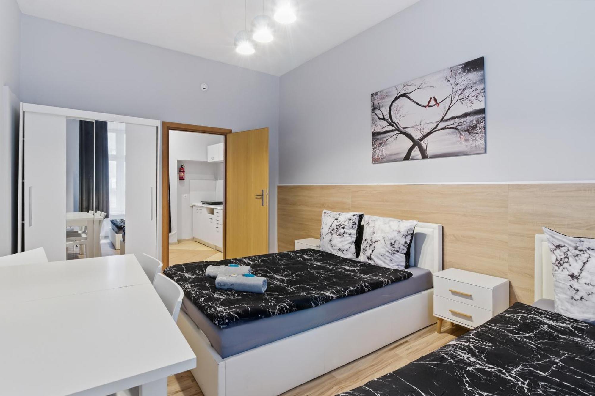 Comfort Triple Room Shower