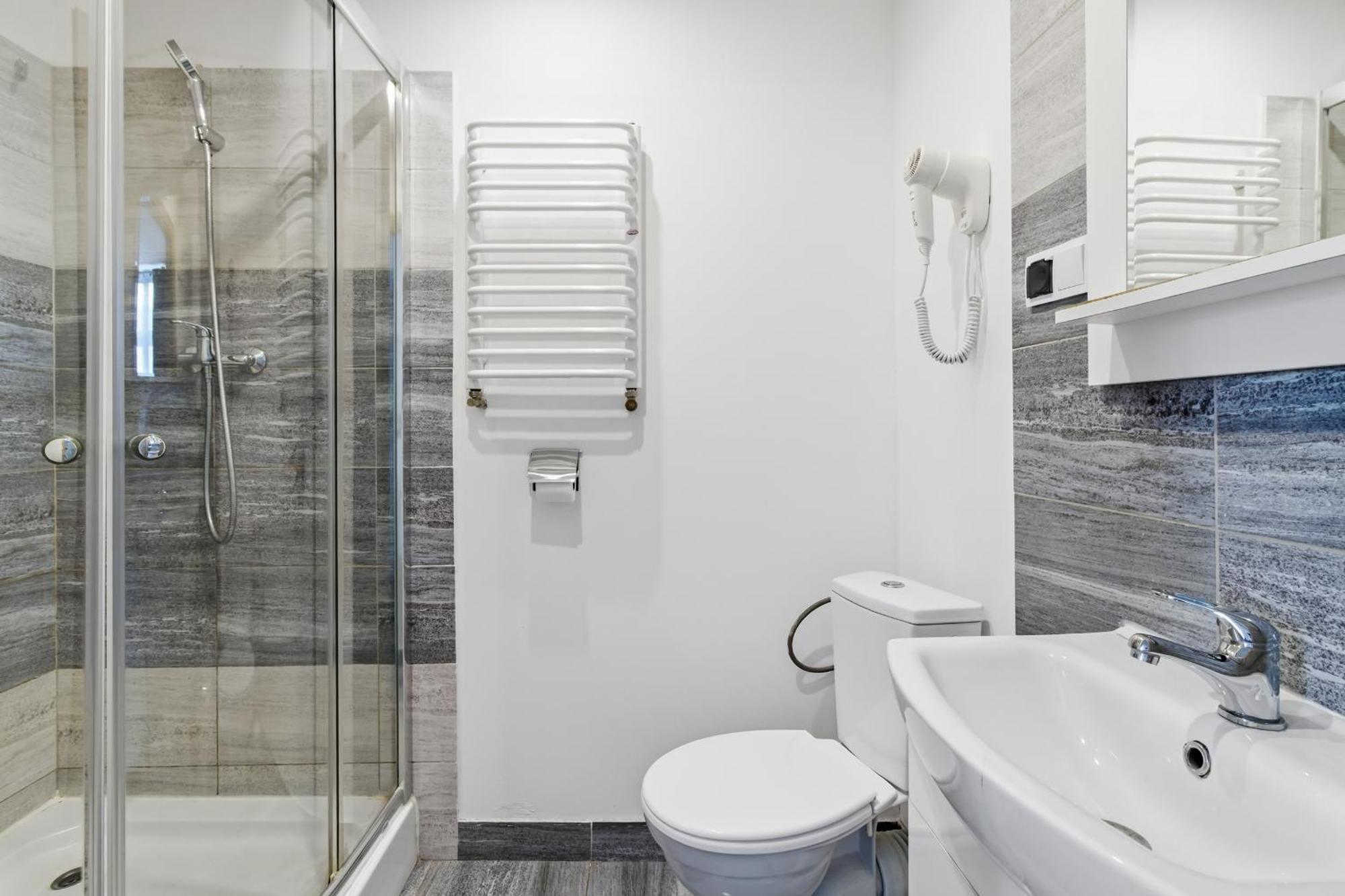Standard Single Room Shower
