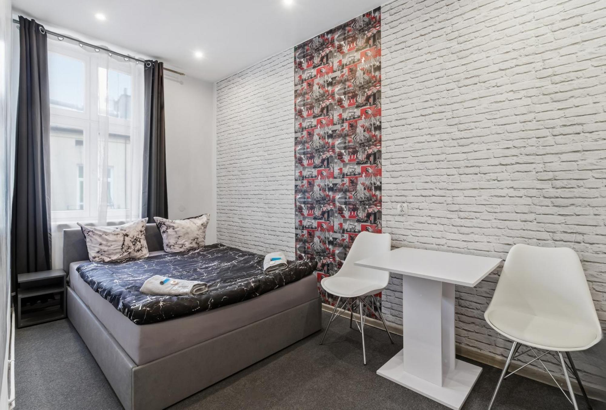 Standard Single Room Shower