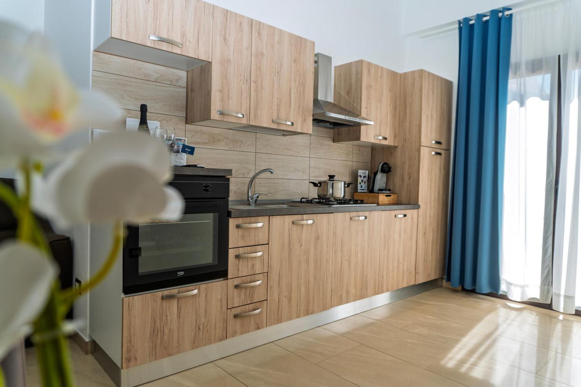 Appartamento con 2 Camere da Letto e Balcone