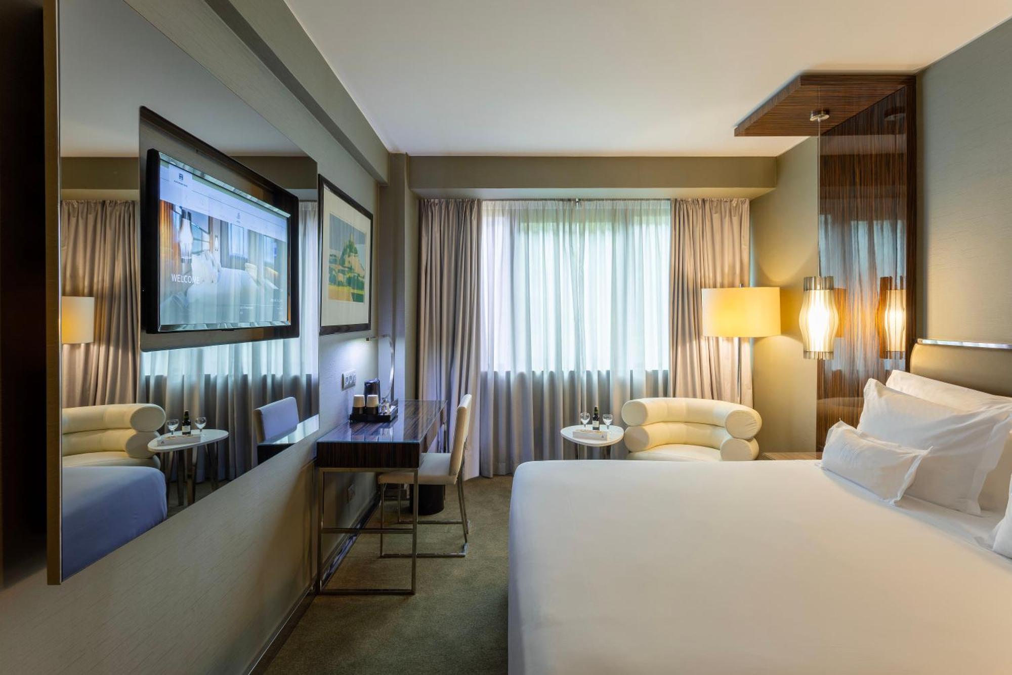 Deluxe Premier King Room