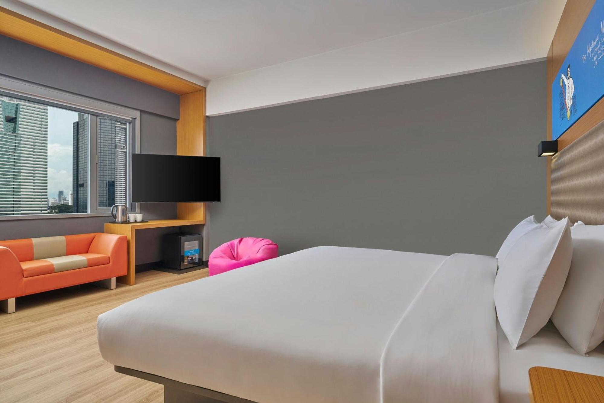 1 King Bed High Floor Room