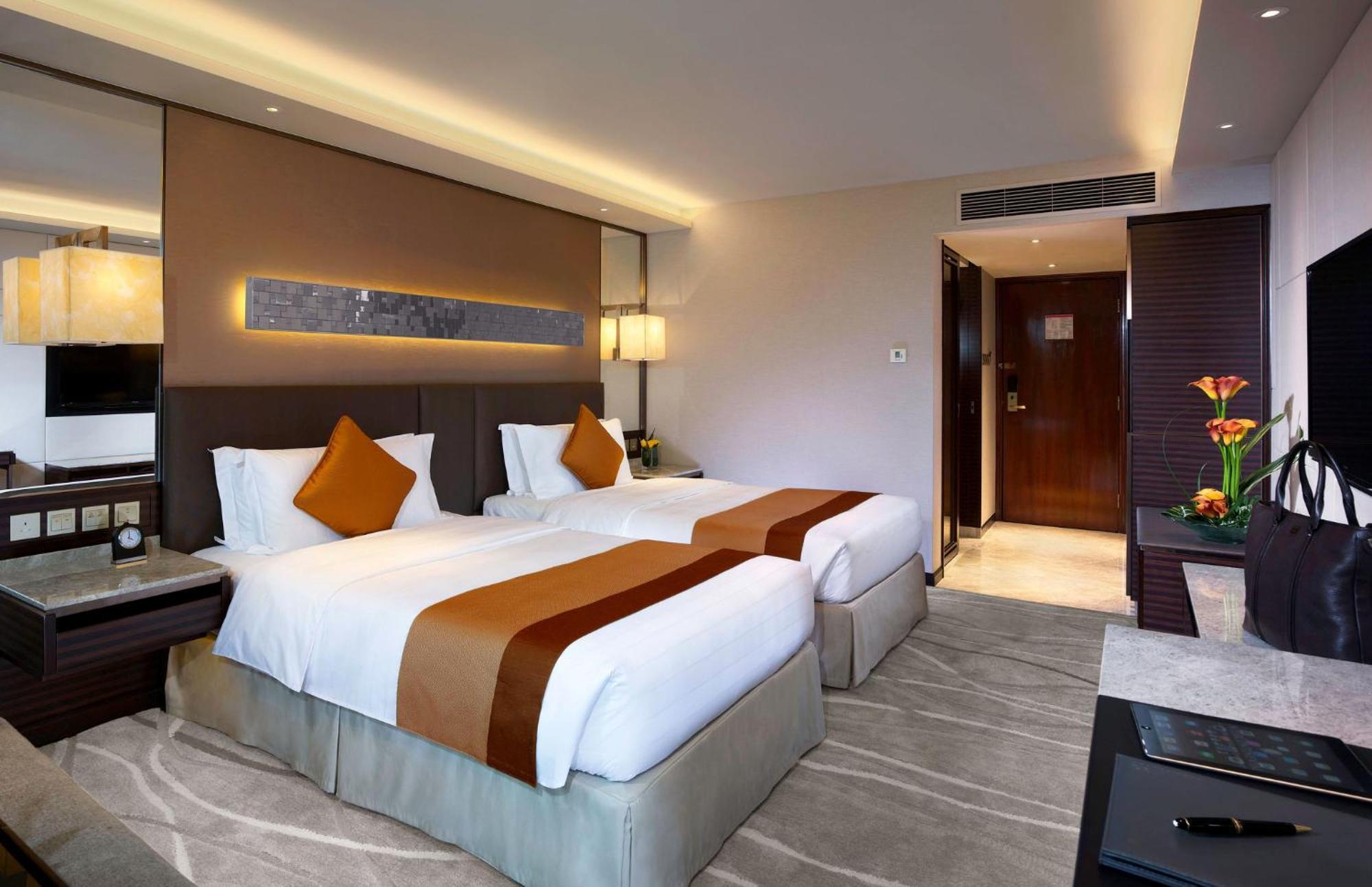 Classic Twin Room City View