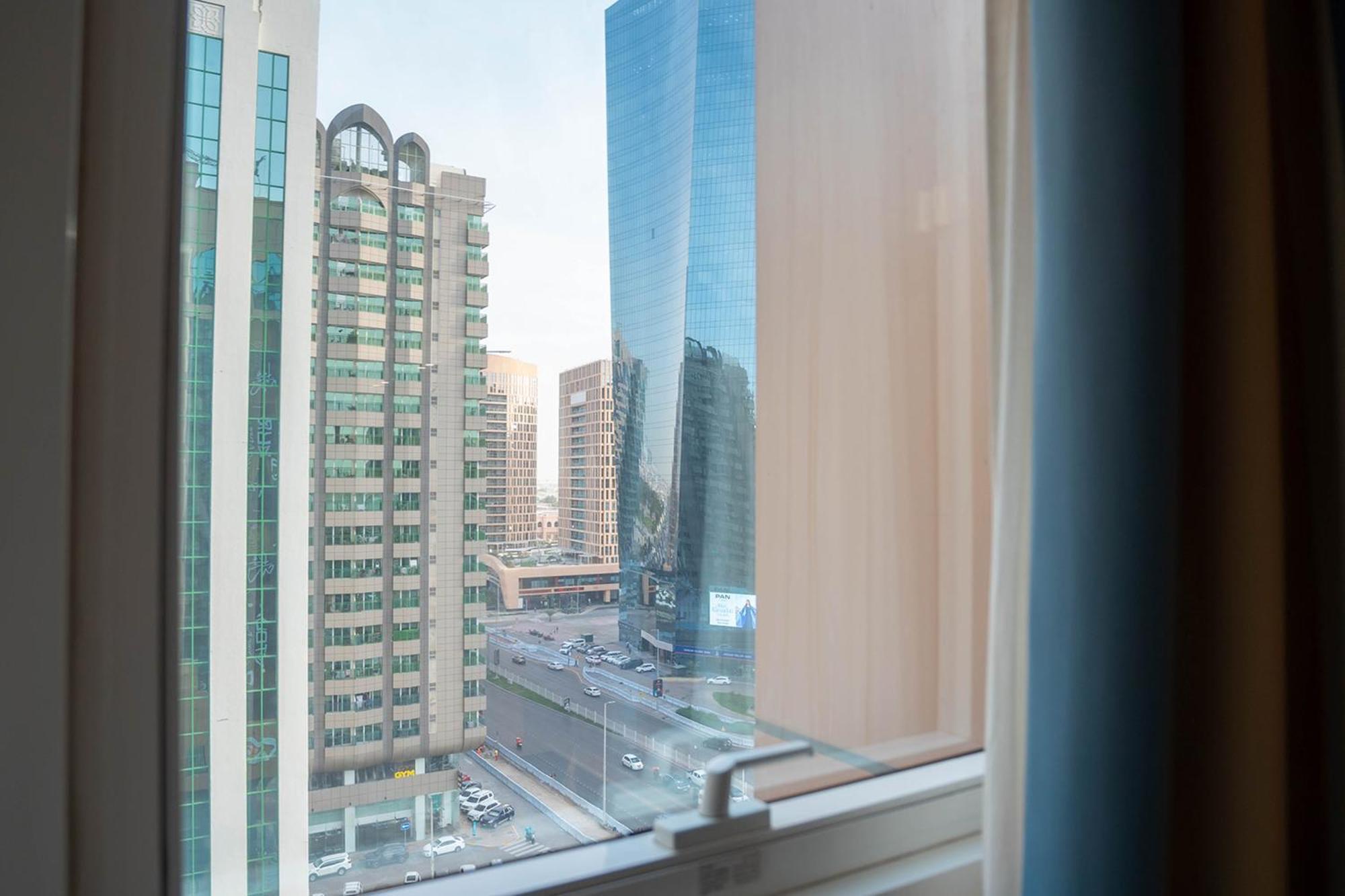 Family Deluxe One Bedroom Suite City View