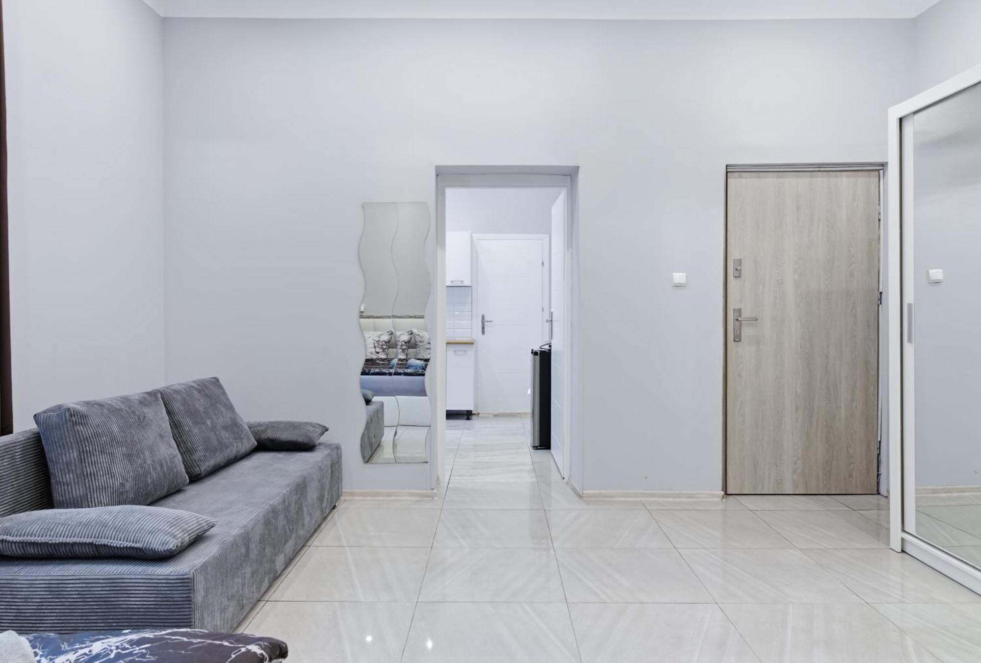 Family Room Private Bathroom