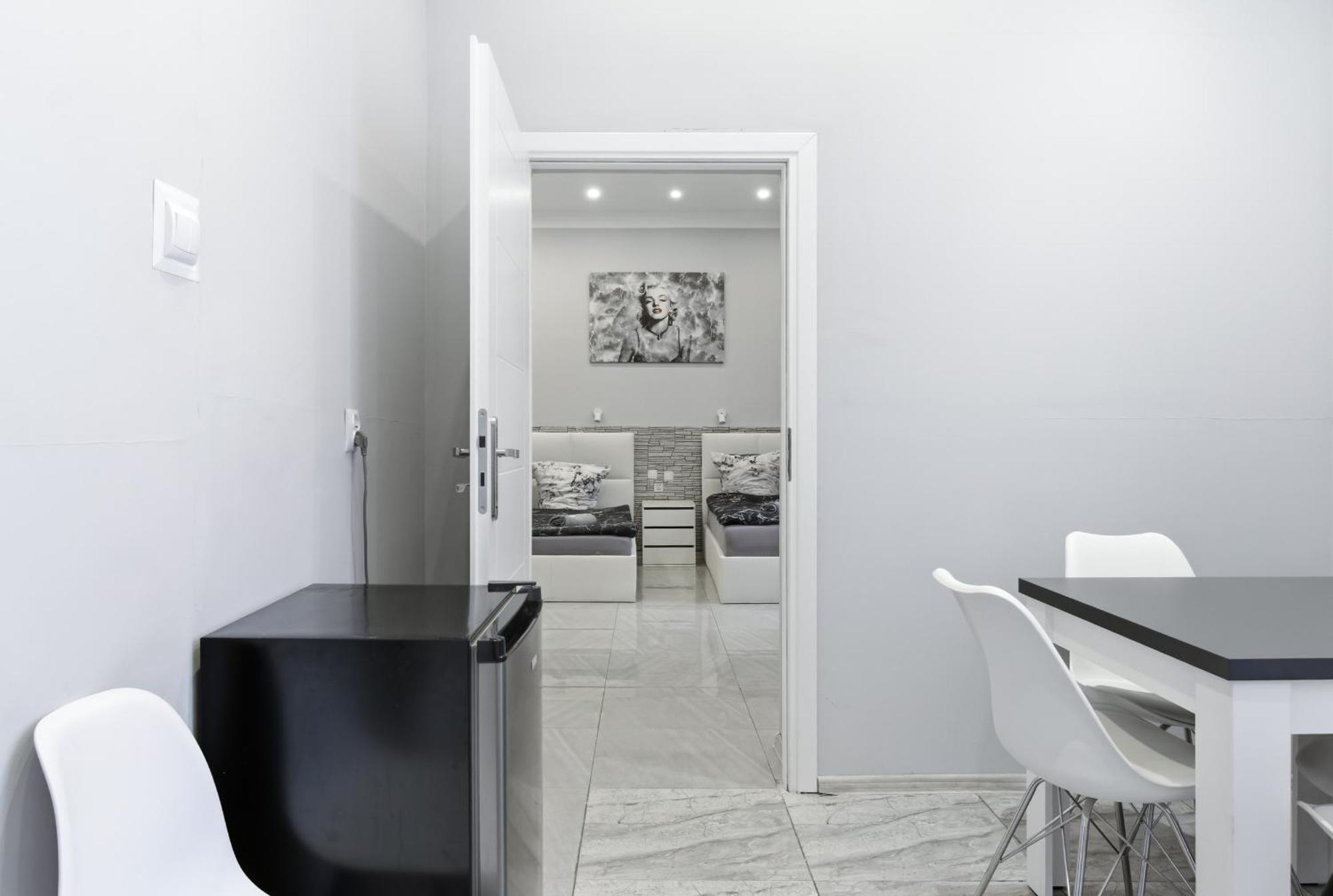 Family Room Private Bathroom