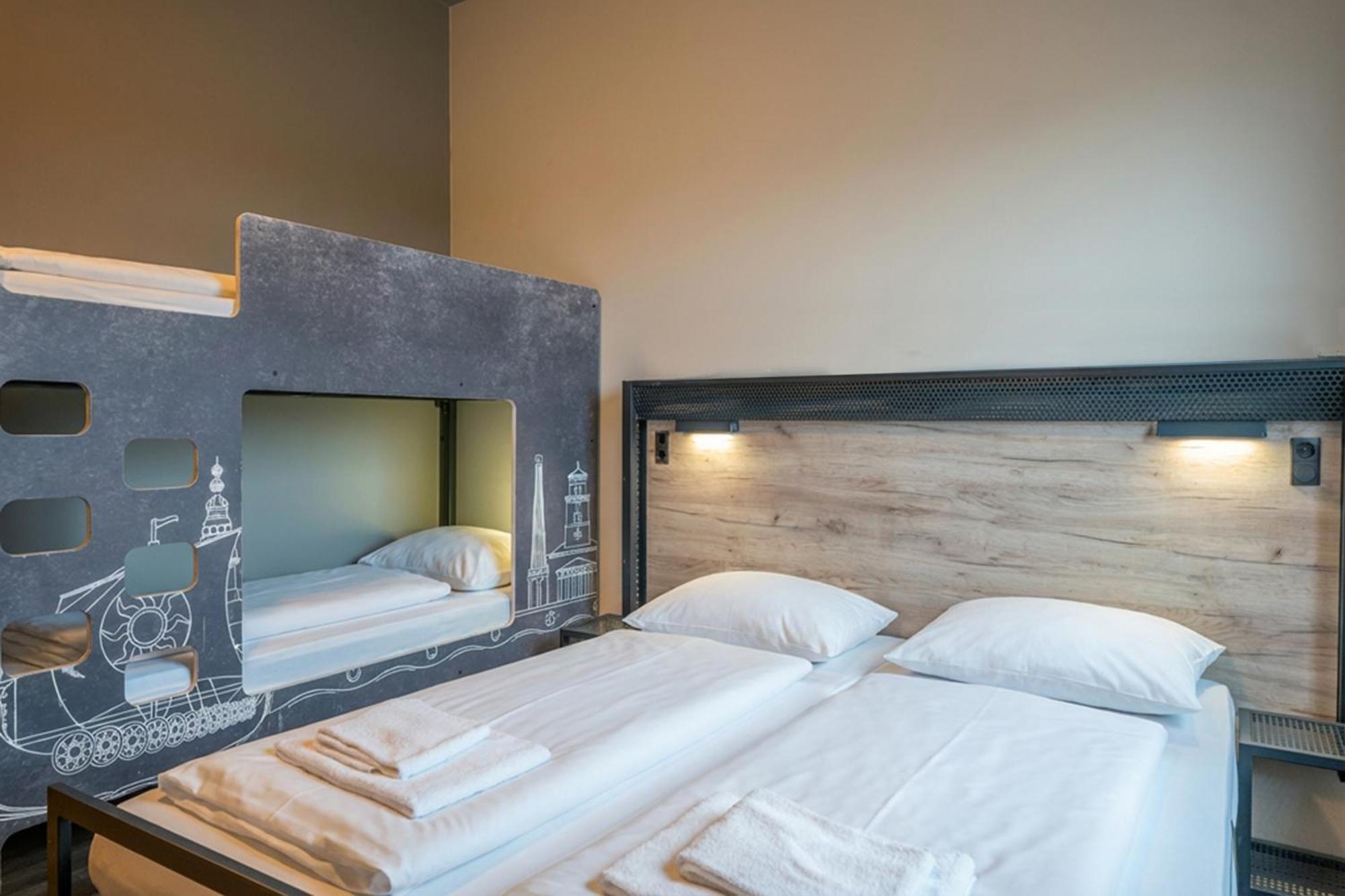 Bed 4-Bed Dormitory Room