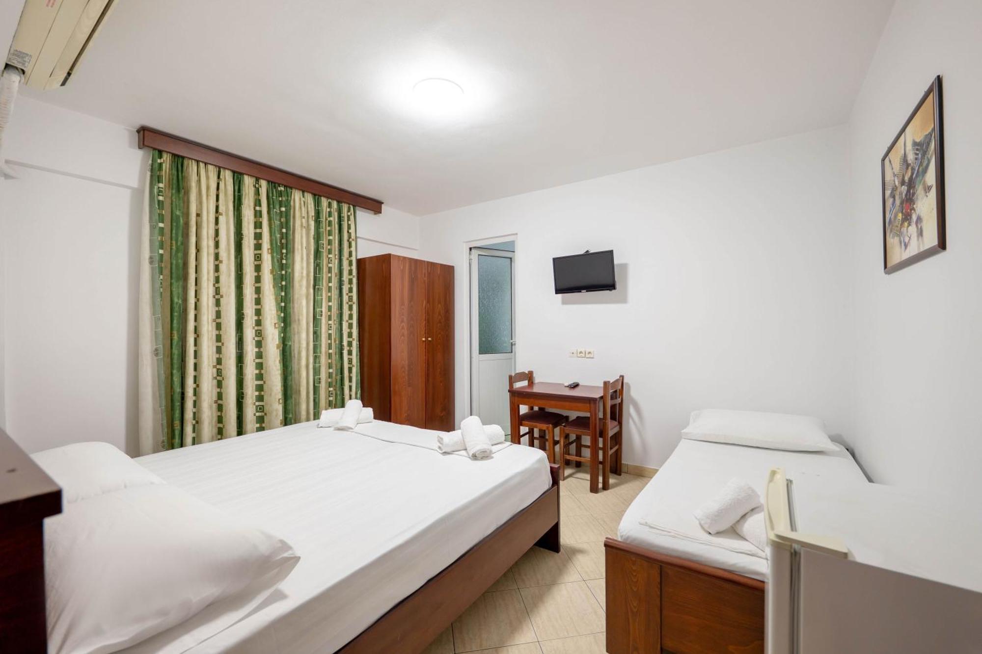 Camera Matrimoniale con Letto Supplementare
