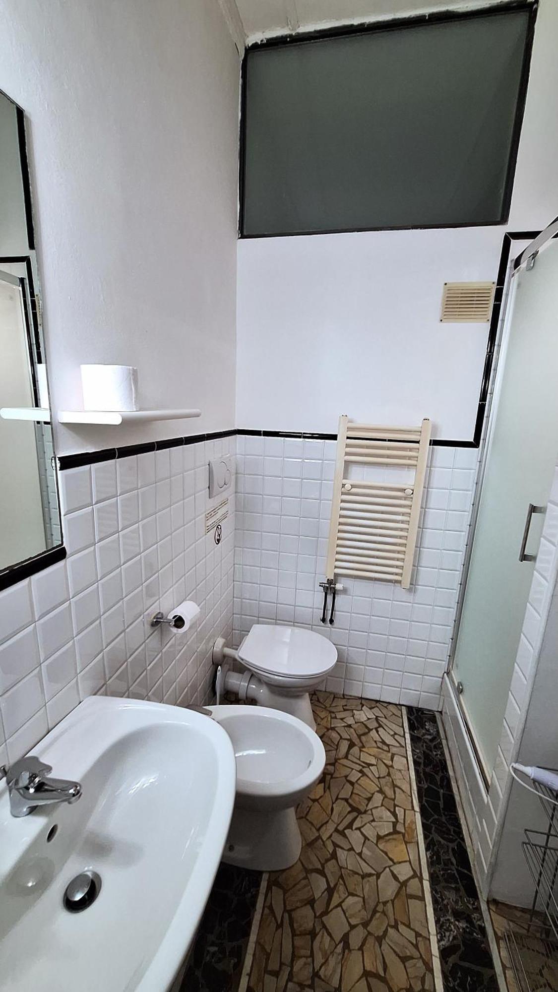 Camera Matrimoniale/Doppia con Letti Singoli con Bagno Privato Esterno