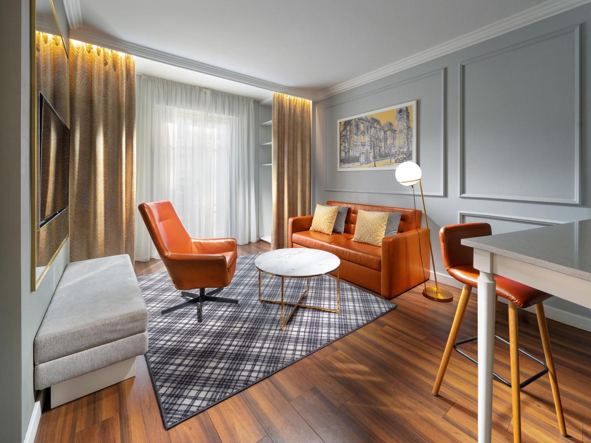 Deluxe Suite