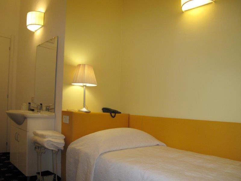 Camera Singola Standard con Bagno in Comune