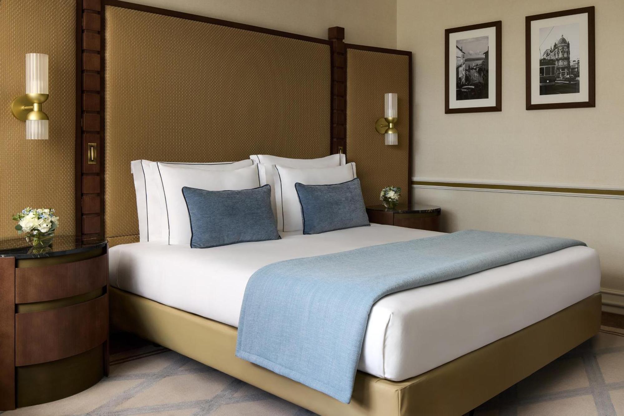 Deluxe City View Signature Extra Bed