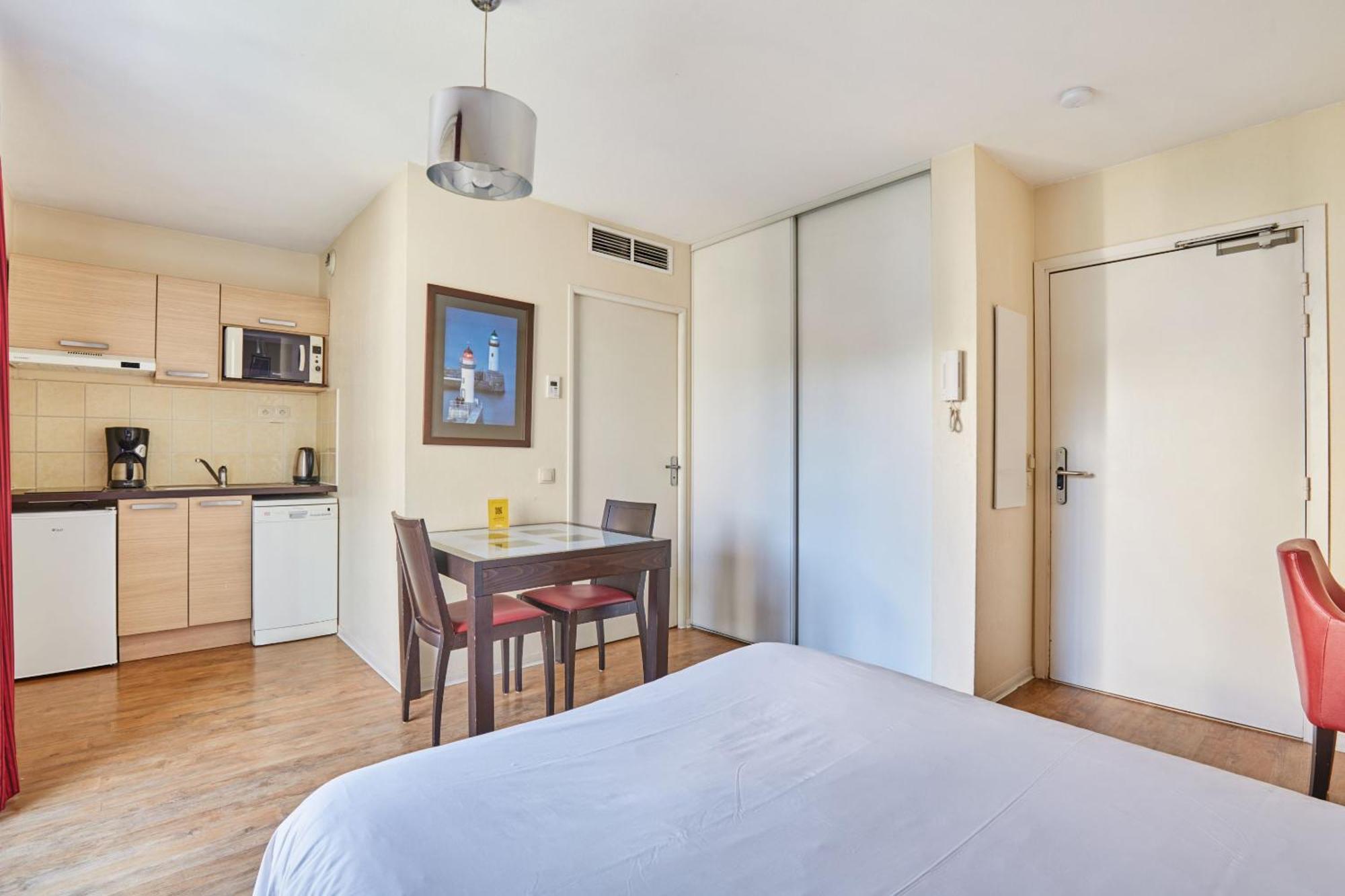 Monolocale con Balcone (2 Adulti)