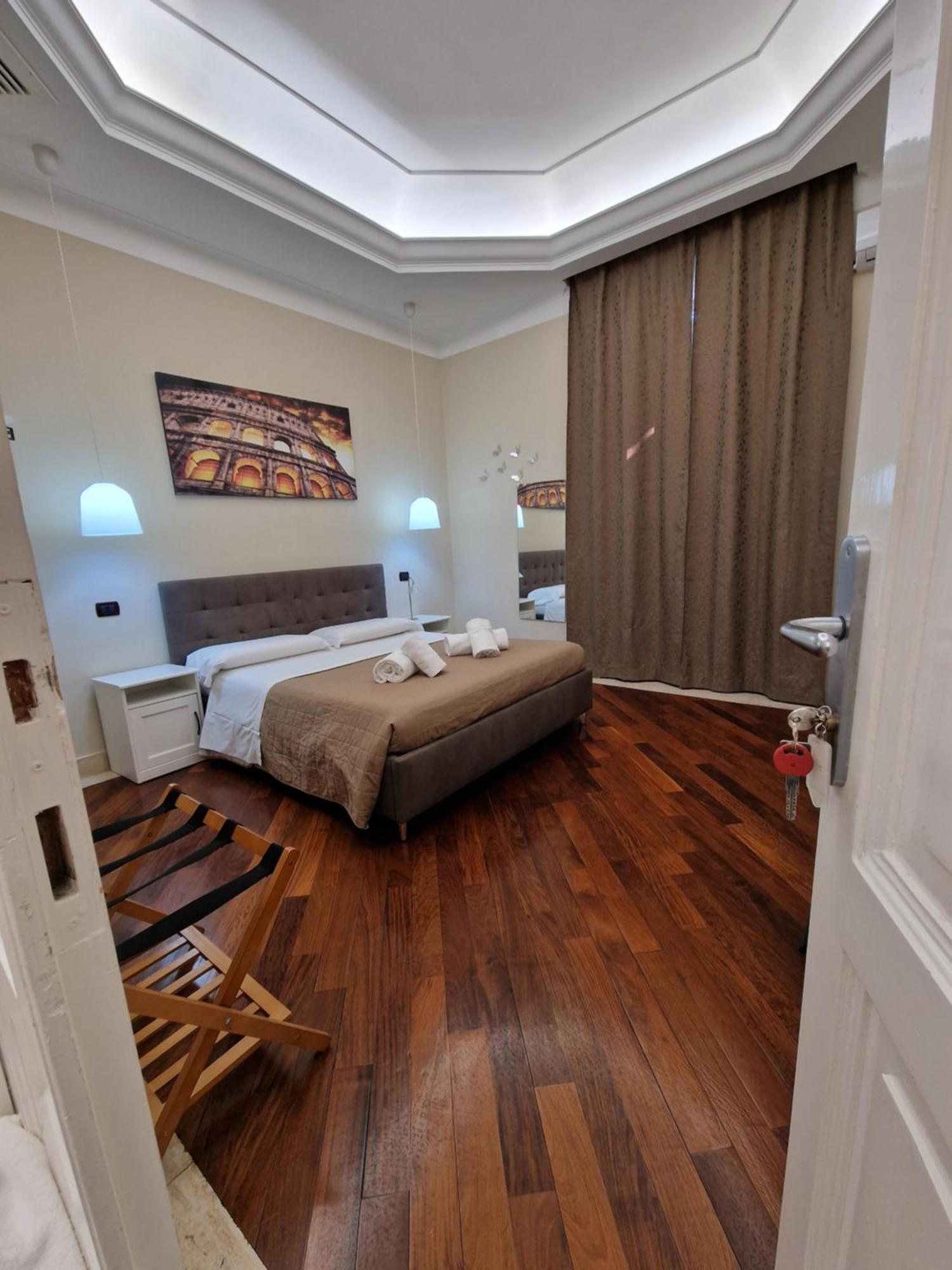 Double Room Private External Bathroom