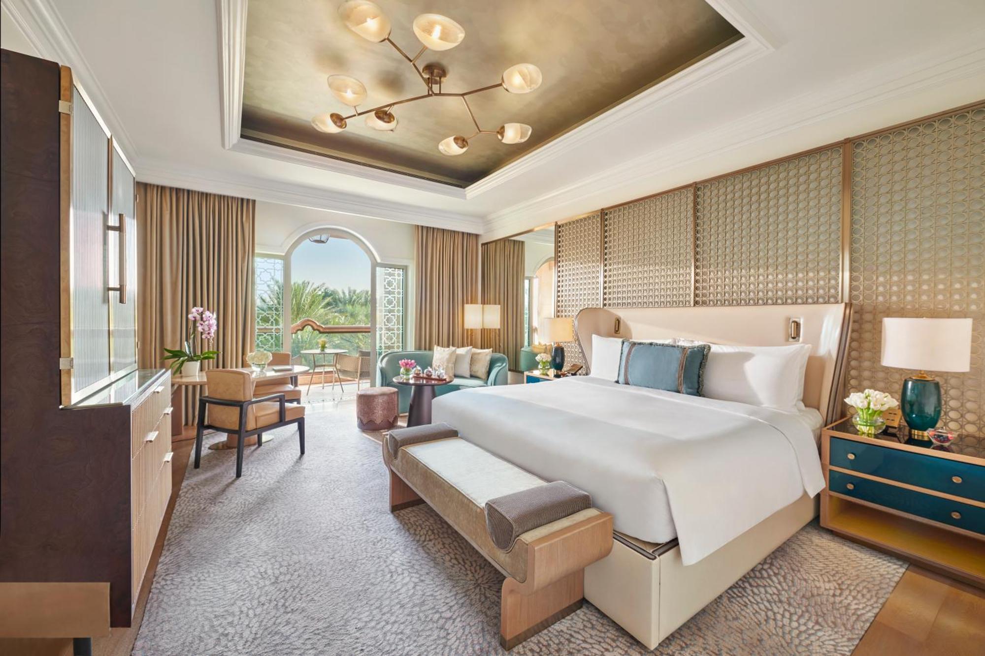Deluxe Garden View King Room Balcony