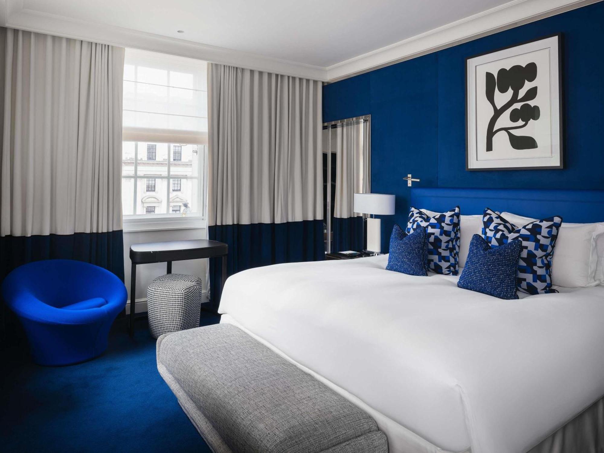 Prestige King Suite Separate Living Room Waterloo Place or Pall Mall View