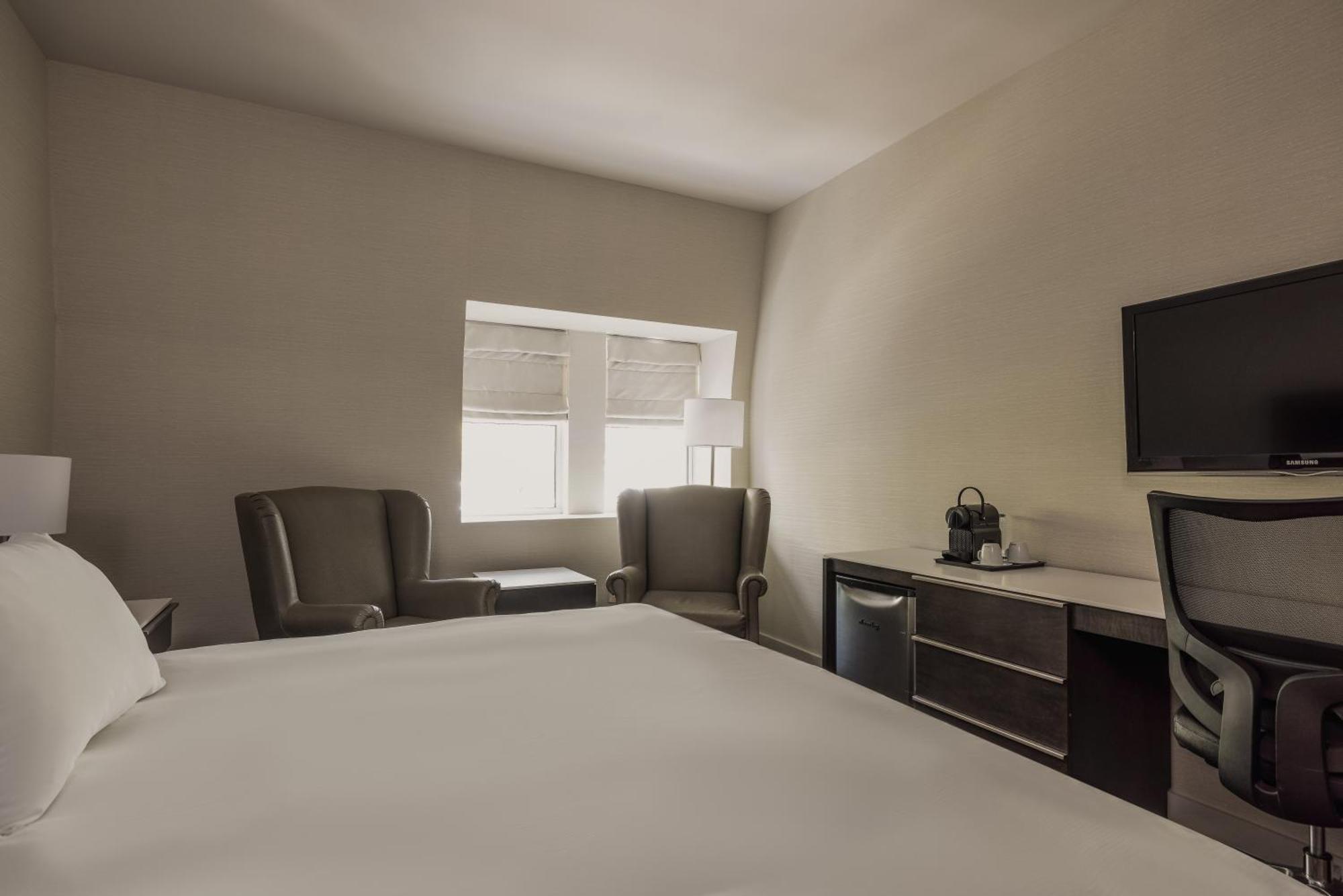 Standard King Room