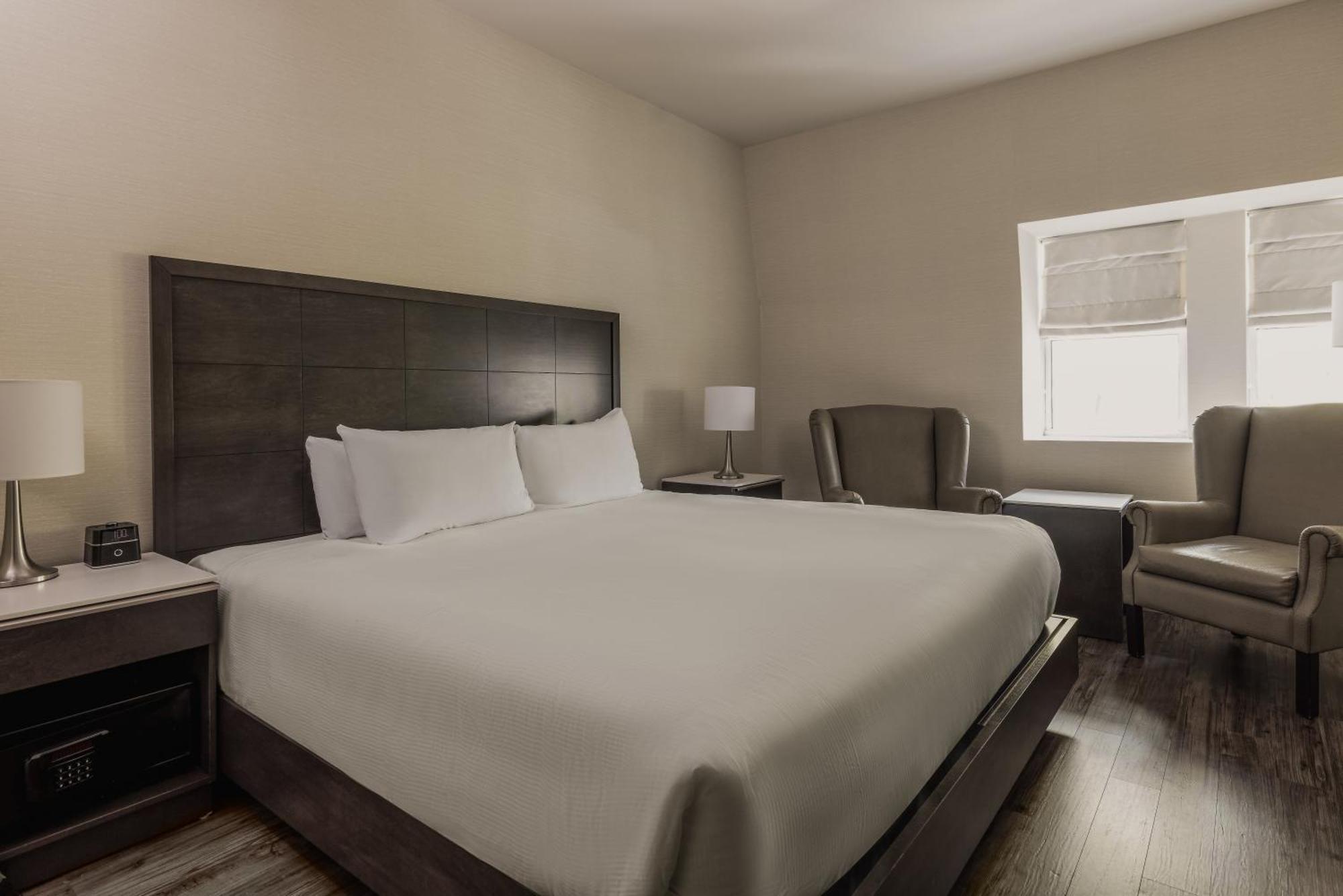 Standard King Room