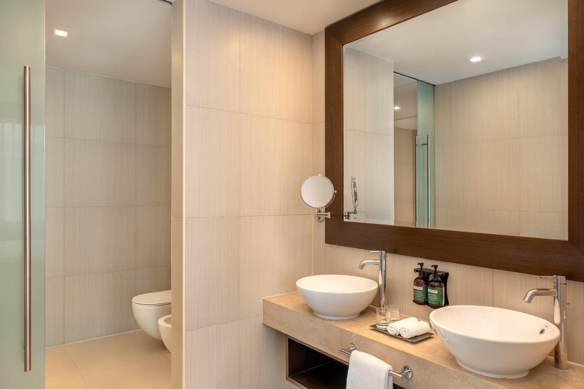 One-Bedroom Suite Sea View or Balcony or Kitchenette Theme Park