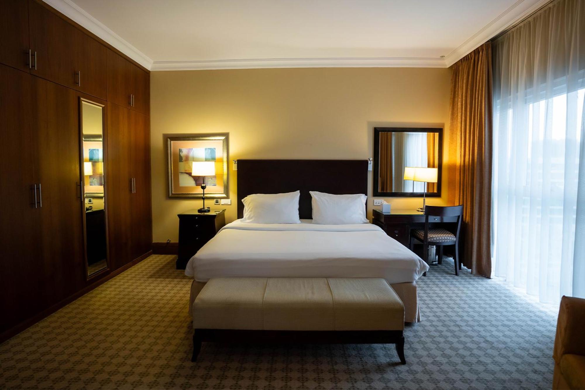 Family Classic One Bedroom Suite Sea View