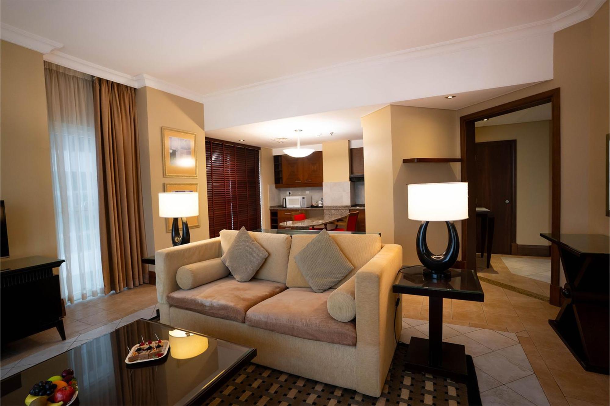 Family Classic One Bedroom Suite Sea View