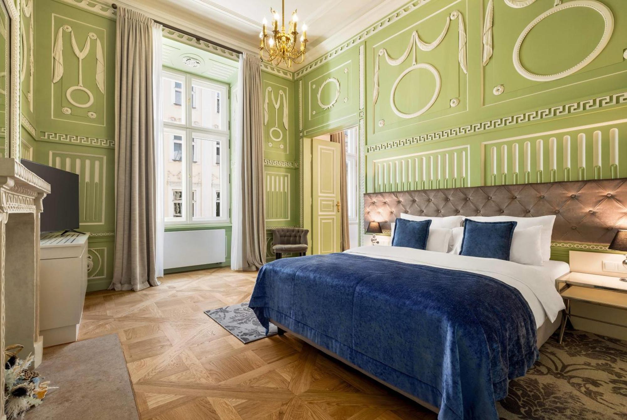 Historical Deluxe Suite