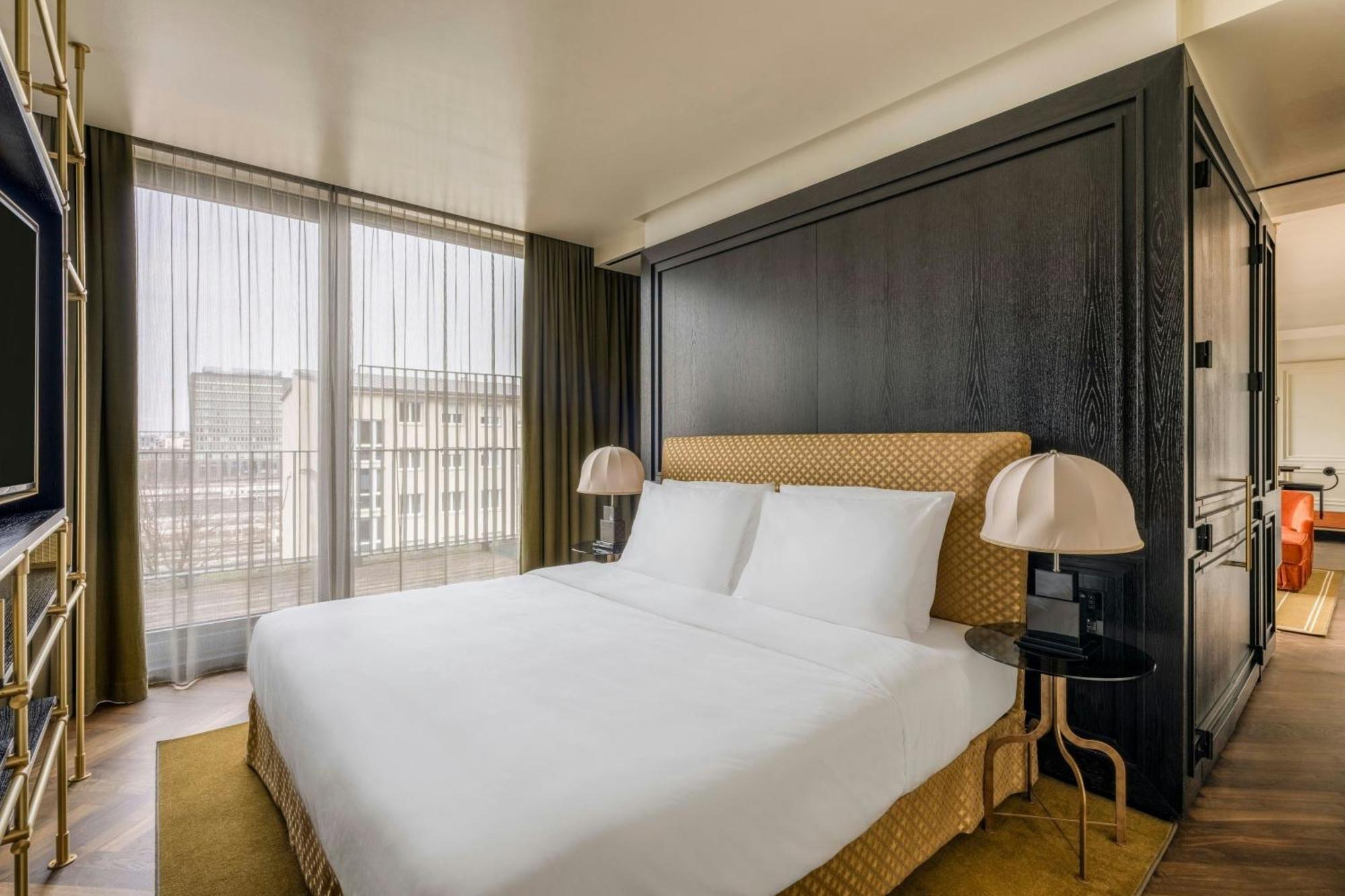 Suite Grand con 1 Letto King-Size, Vasca Idromassaggio e Balcone