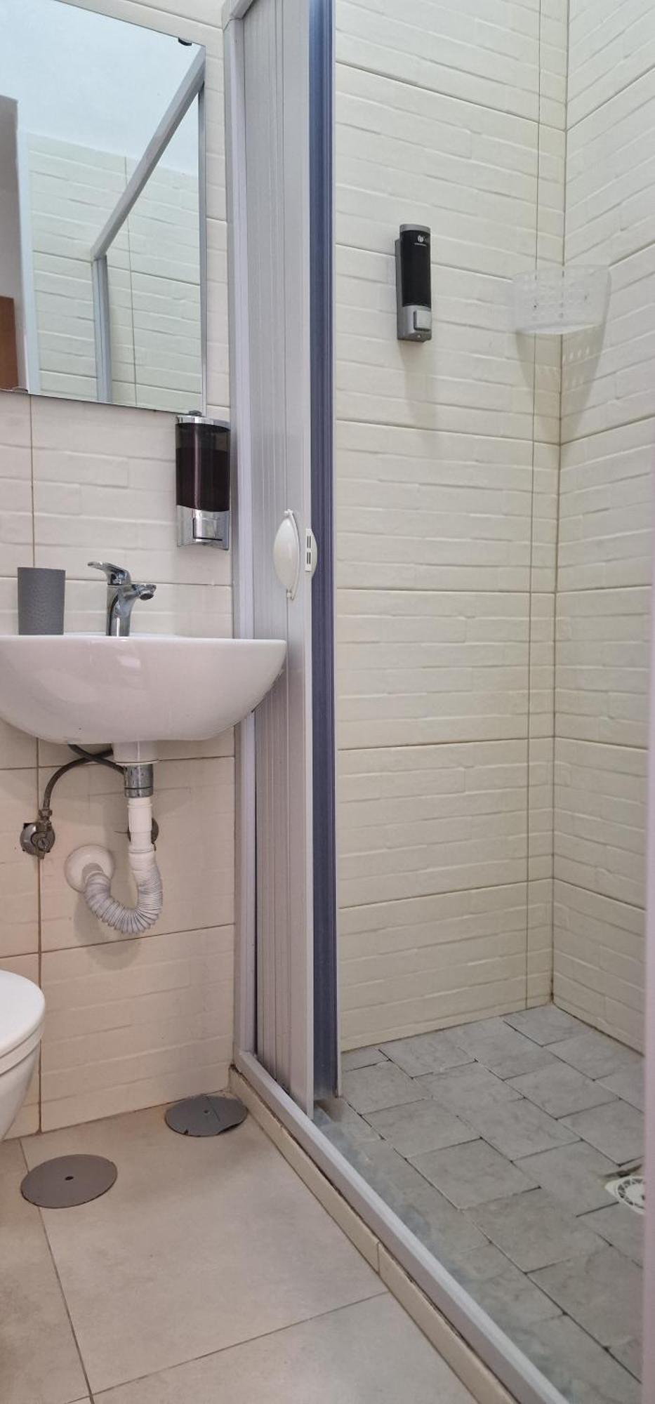 Camera Doppia con Letti Singoli con Bagno Privato