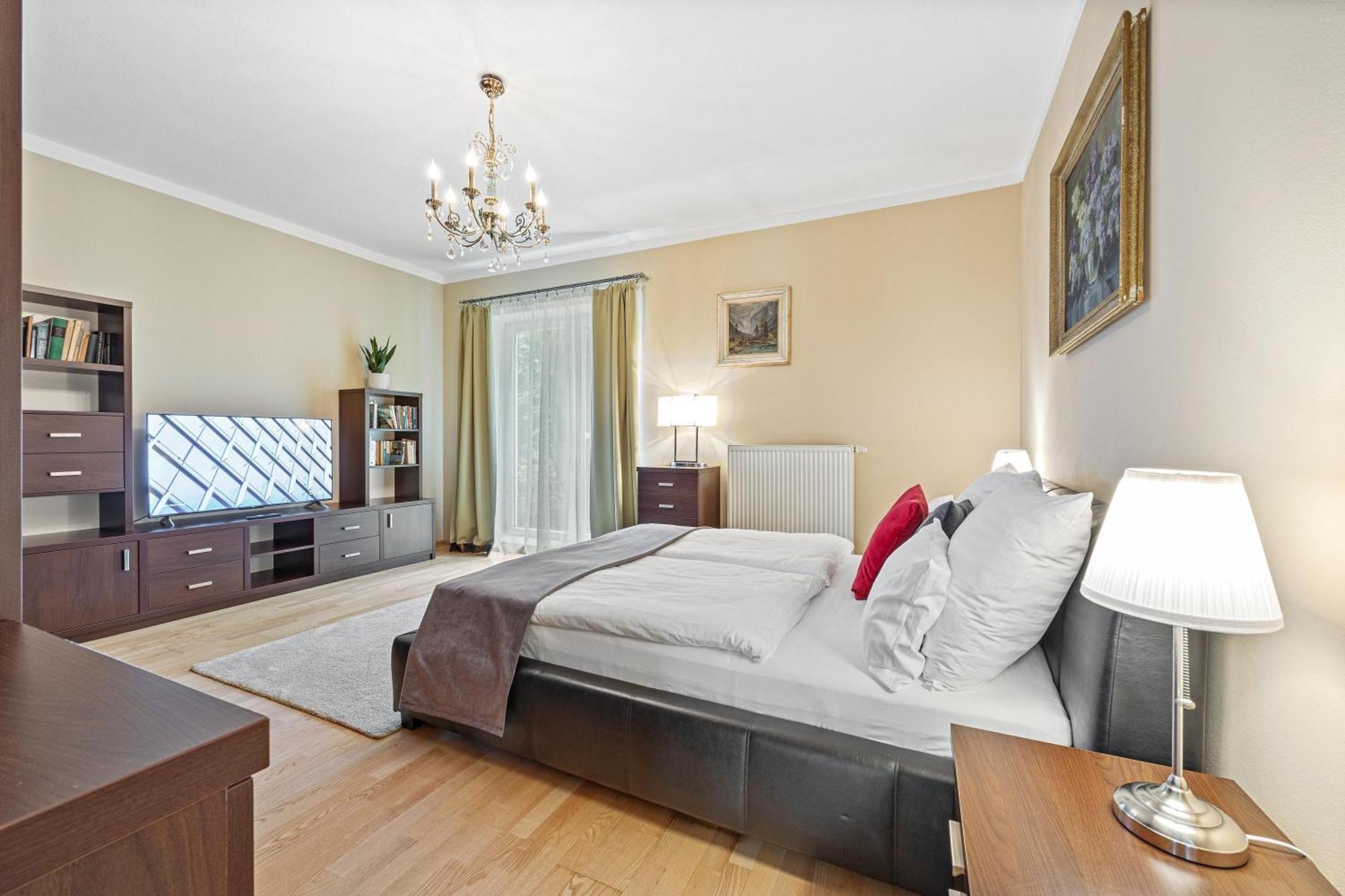 Deluxe Apartment
